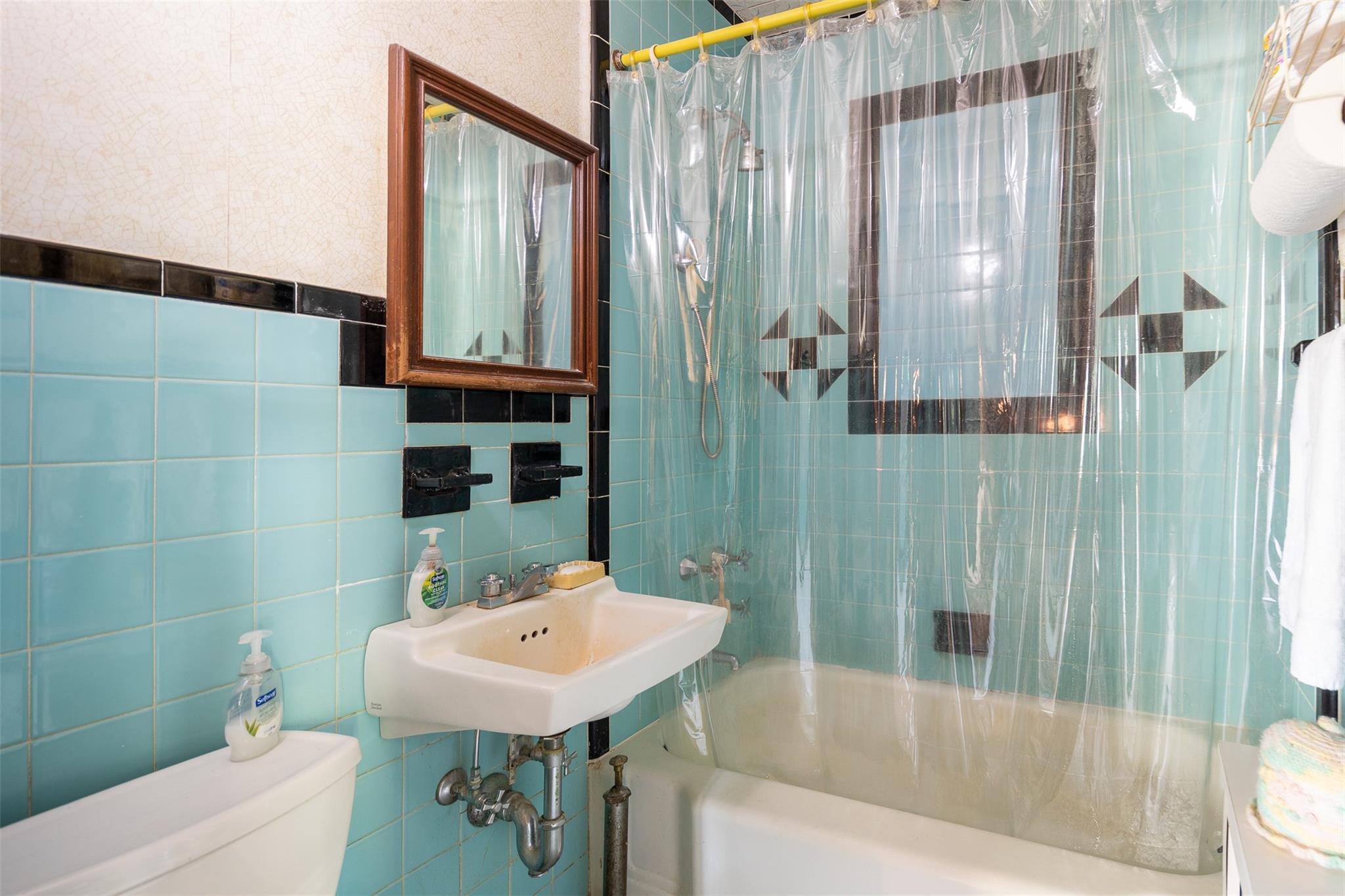 Single Family Elm  Suffolk County, NY 11951, MLS-887014-12