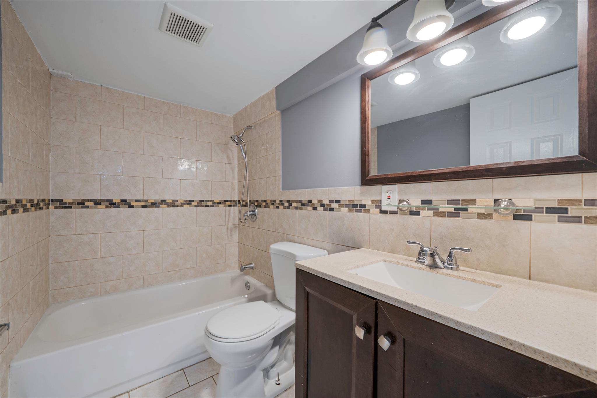 Single Family Carlls  Suffolk County, NY 11729, MLS-887044-19