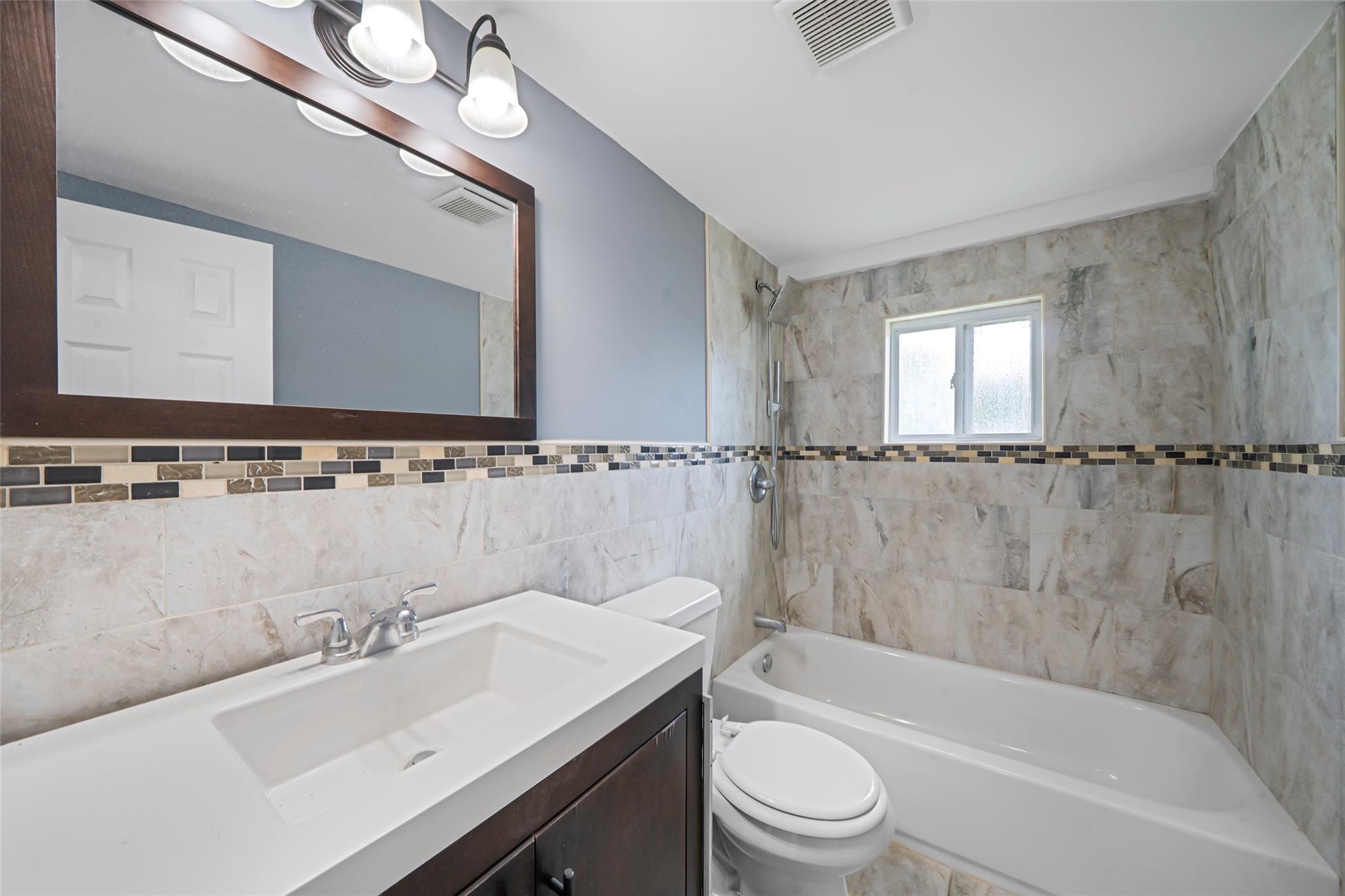 Single Family Carlls  Suffolk County, NY 11729, MLS-887044-20