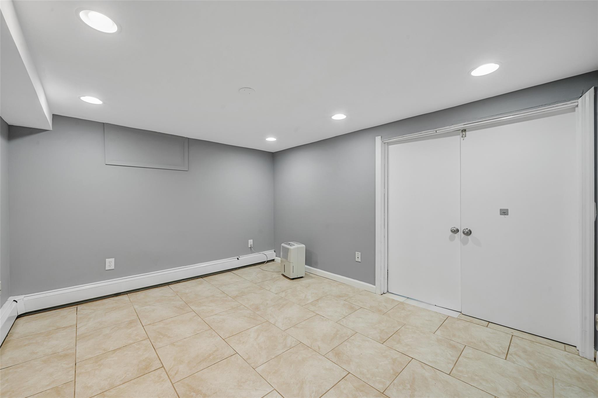 Single Family Carlls  Suffolk County, NY 11729, MLS-887044-23