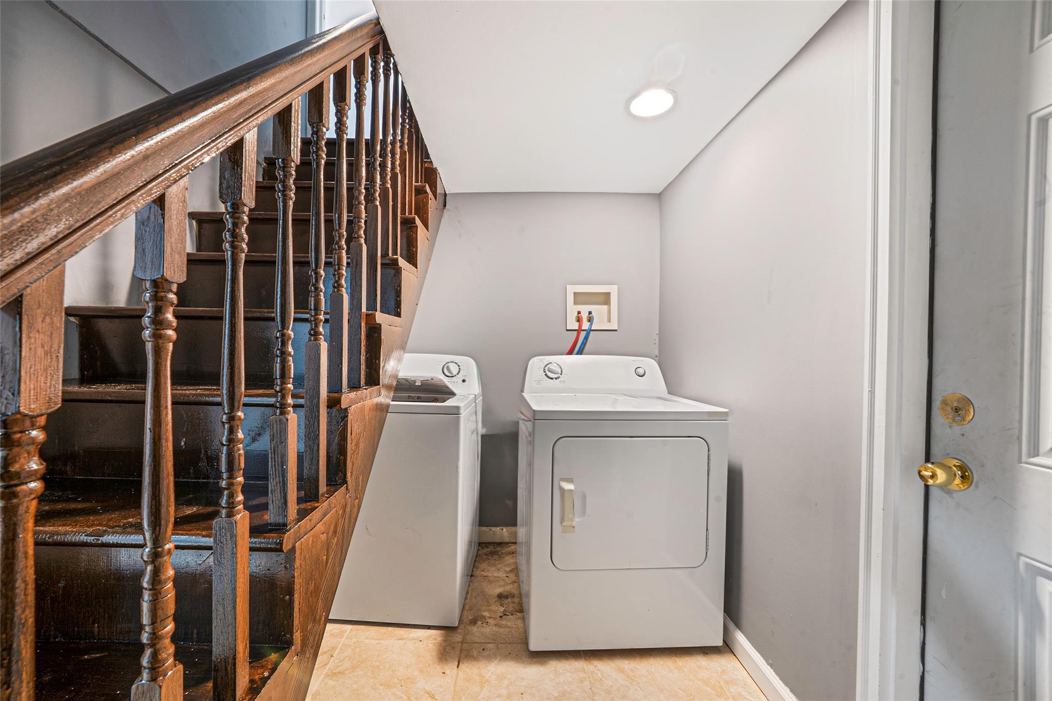 Single Family Carlls  Suffolk County, NY 11729, MLS-887044-24