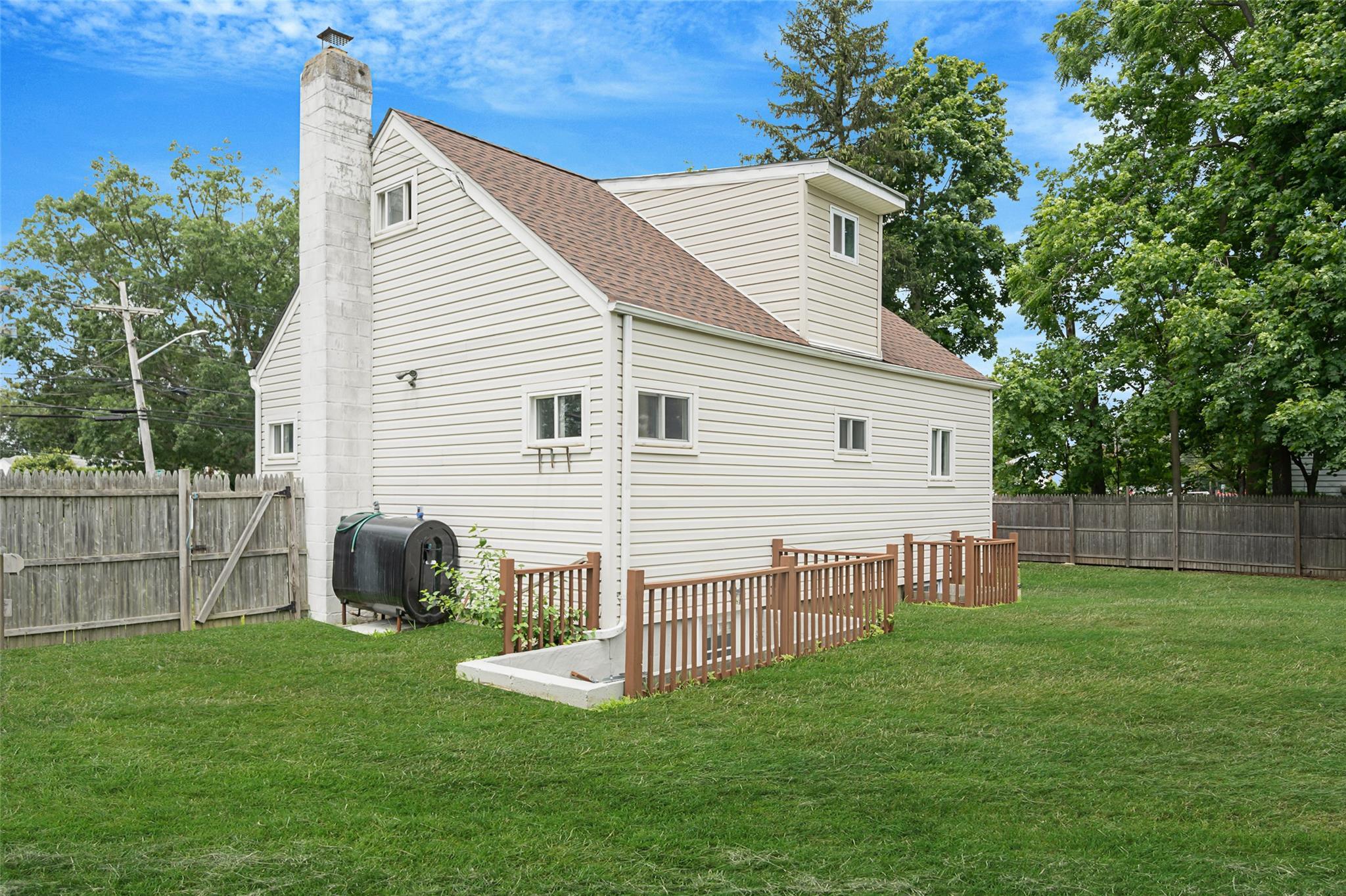 Single Family Carlls  Suffolk County, NY 11729, MLS-887044-25