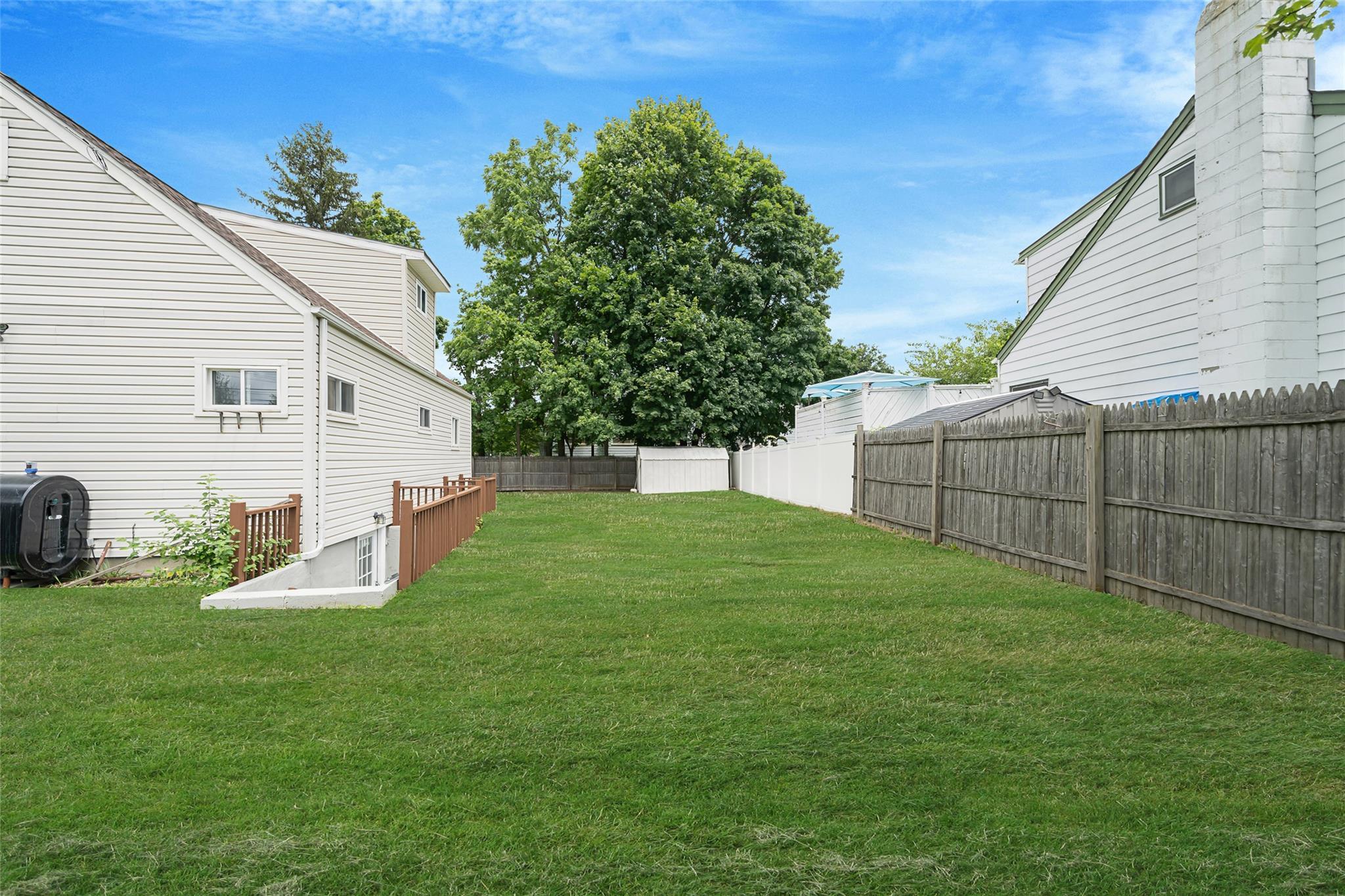 Single Family Carlls  Suffolk County, NY 11729, MLS-887044-26