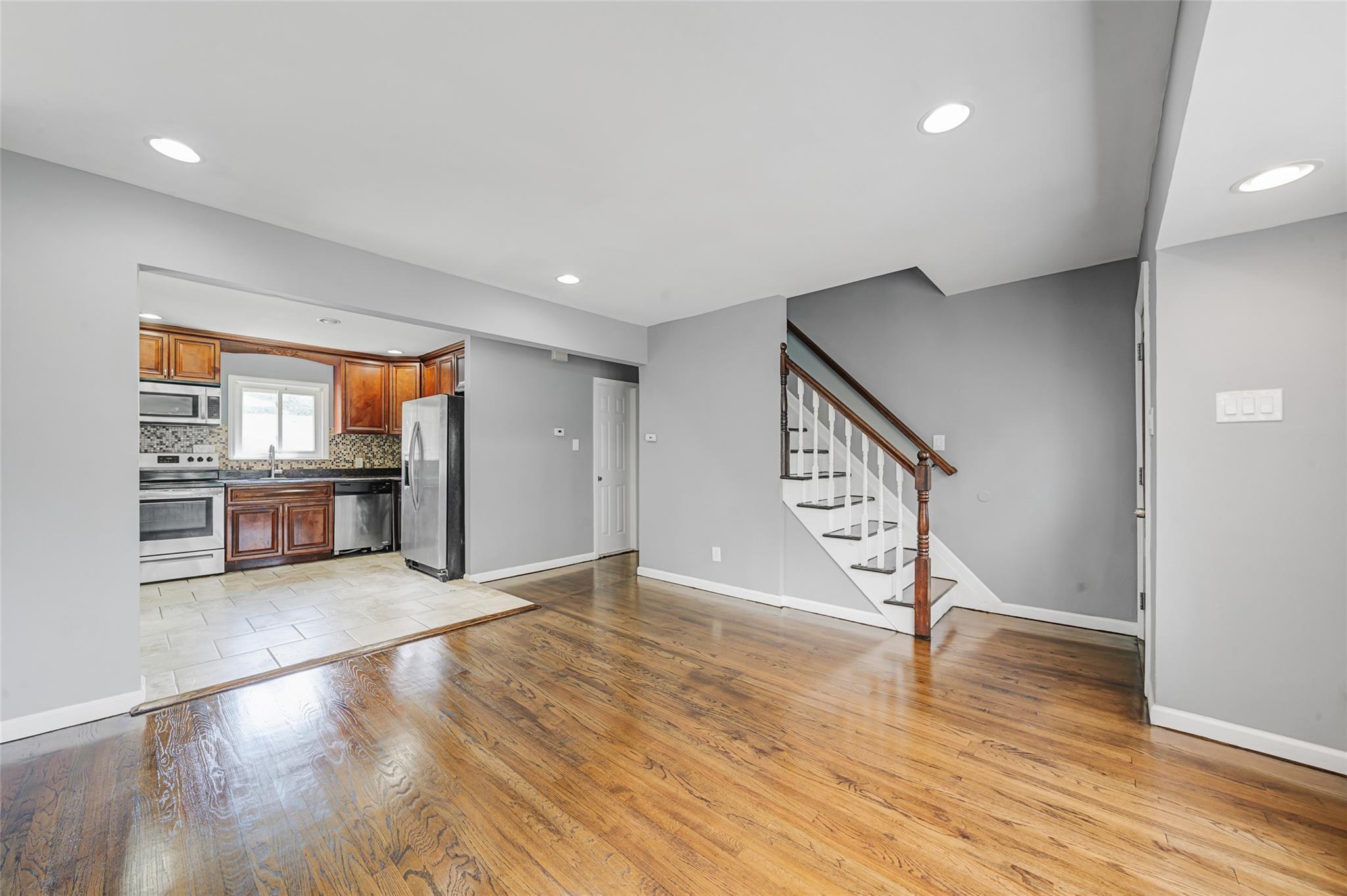 Single Family Carlls  Suffolk County, NY 11729, MLS-887044-6