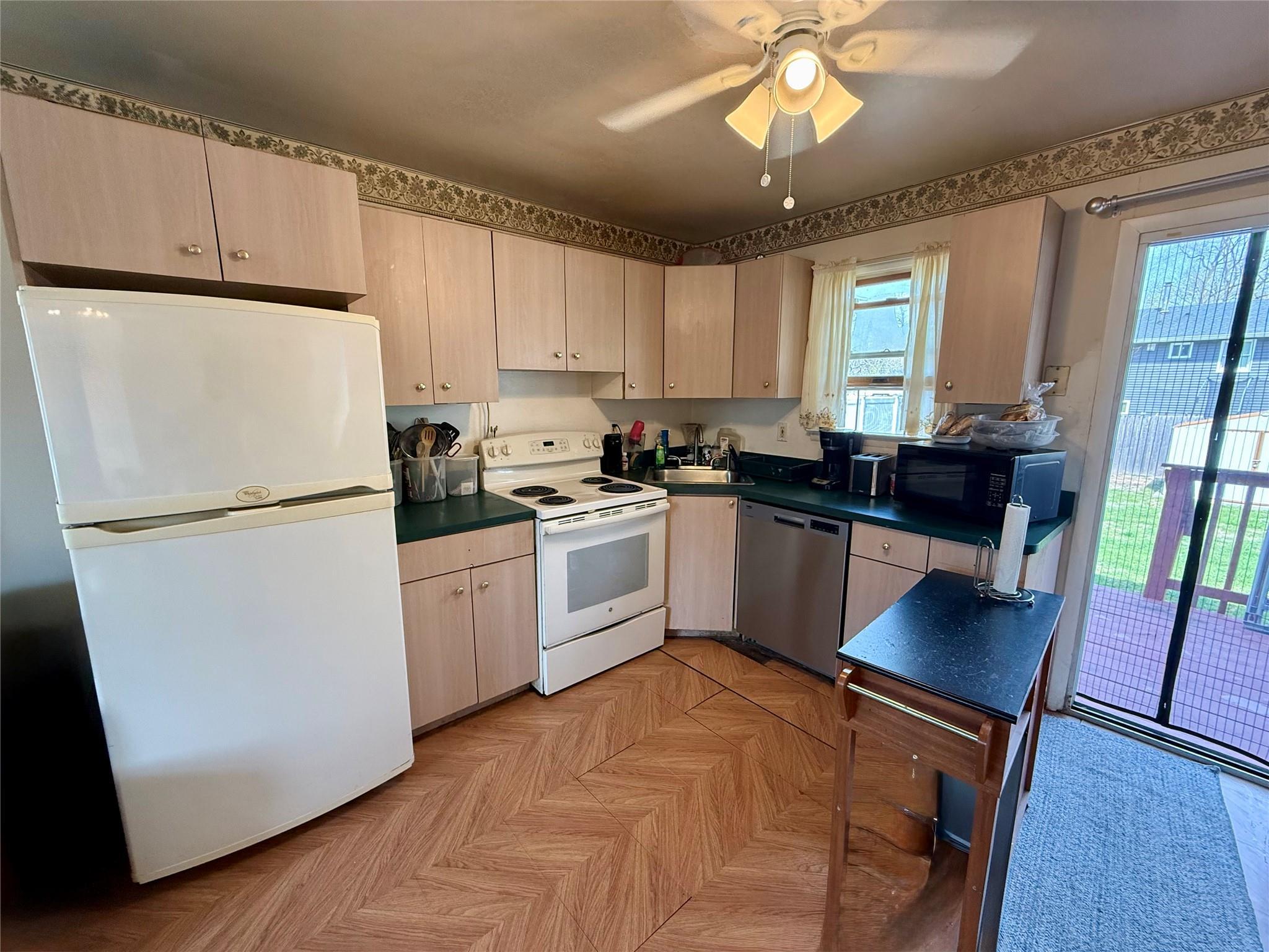 Single Family Hilltop  Suffolk County, NY 11798, MLS-887061-3