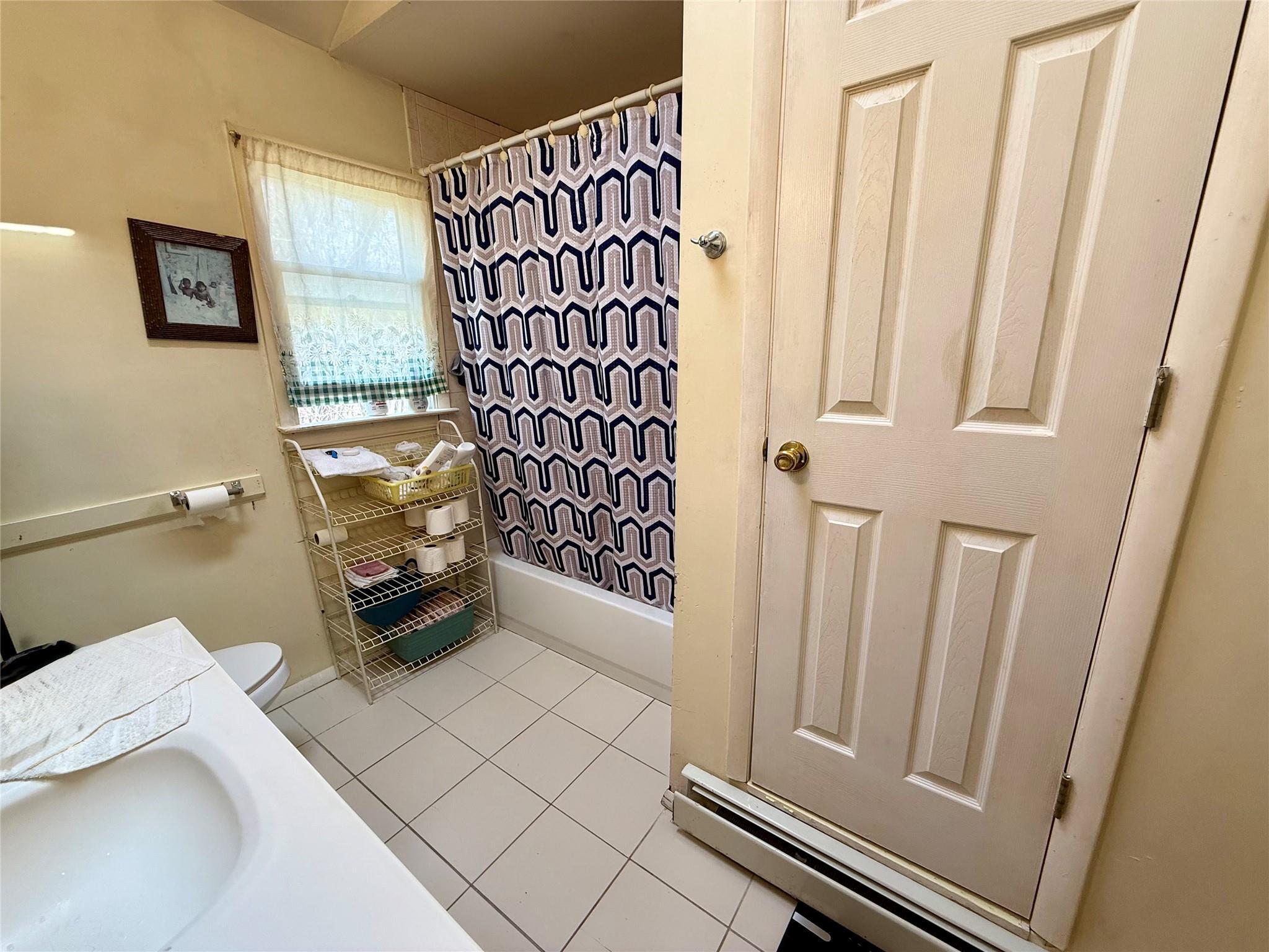 Single Family Hilltop  Suffolk County, NY 11798, MLS-887061-9
