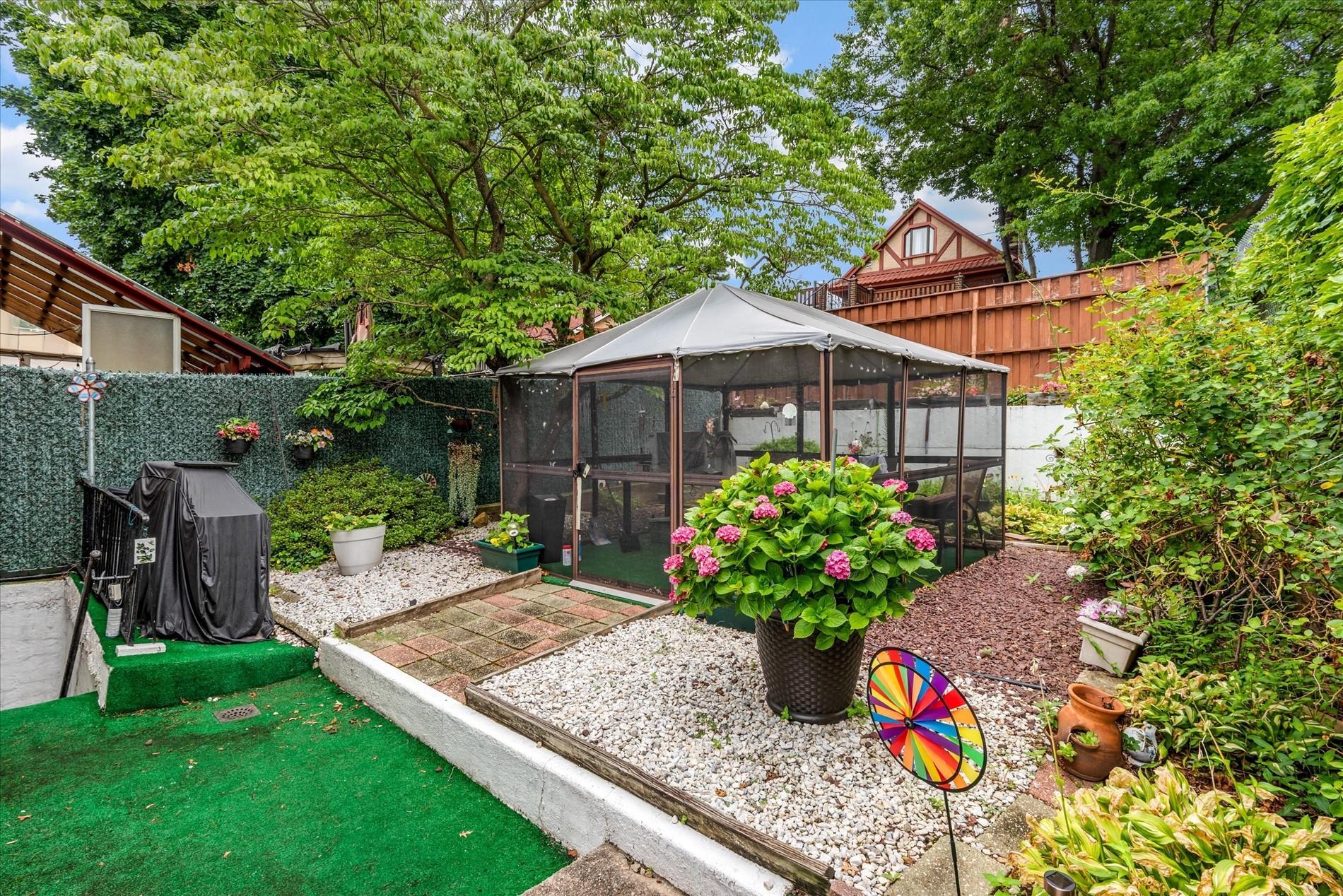 Single Family 60th  Queens, NY 11378, MLS-887104-3