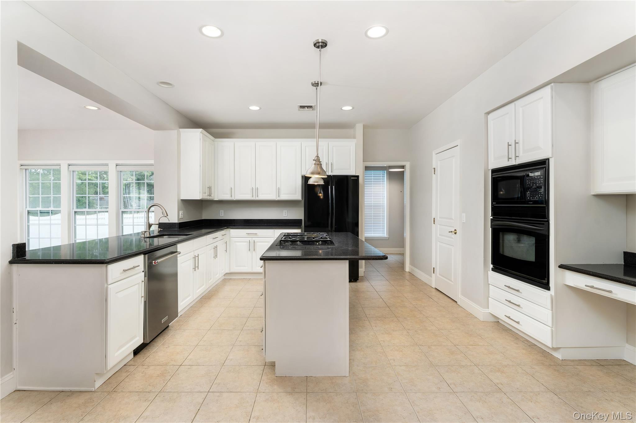 Single Family Avolet  Suffolk County, NY 11766, MLS-887117-16