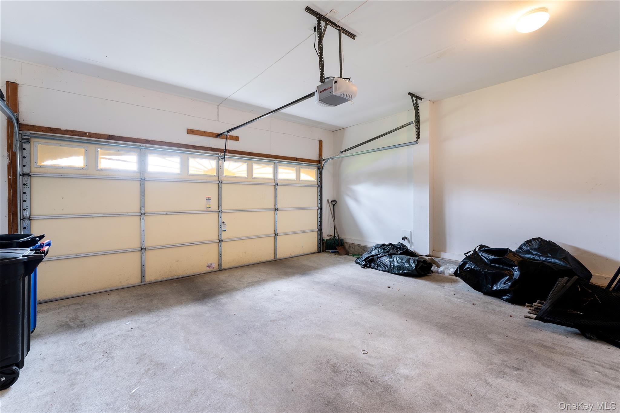 Single Family Avolet  Suffolk County, NY 11766, MLS-887117-26