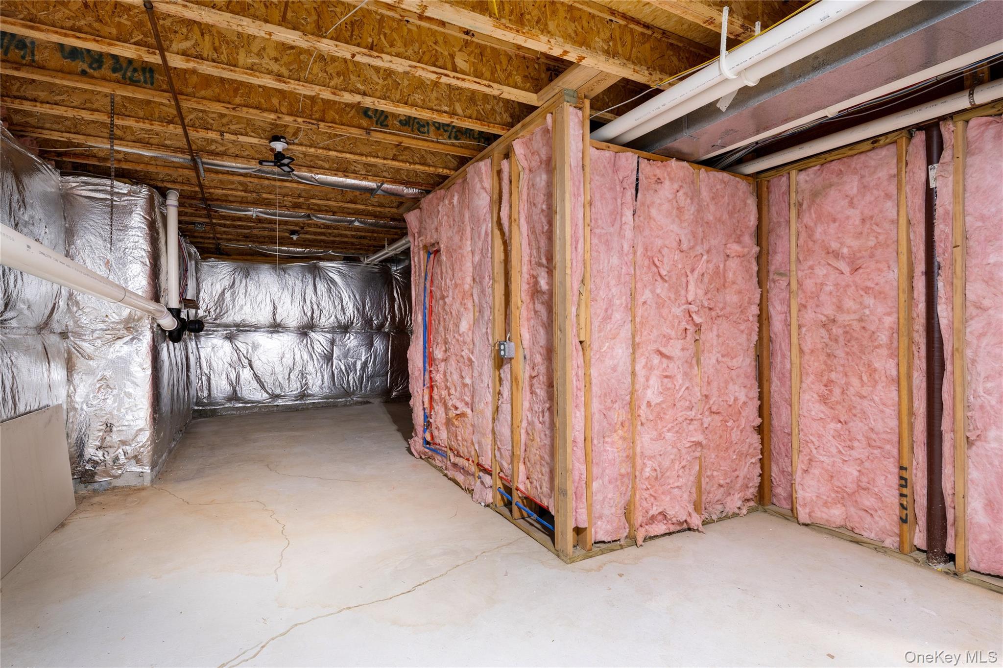 Single Family Avolet  Suffolk County, NY 11766, MLS-887117-28