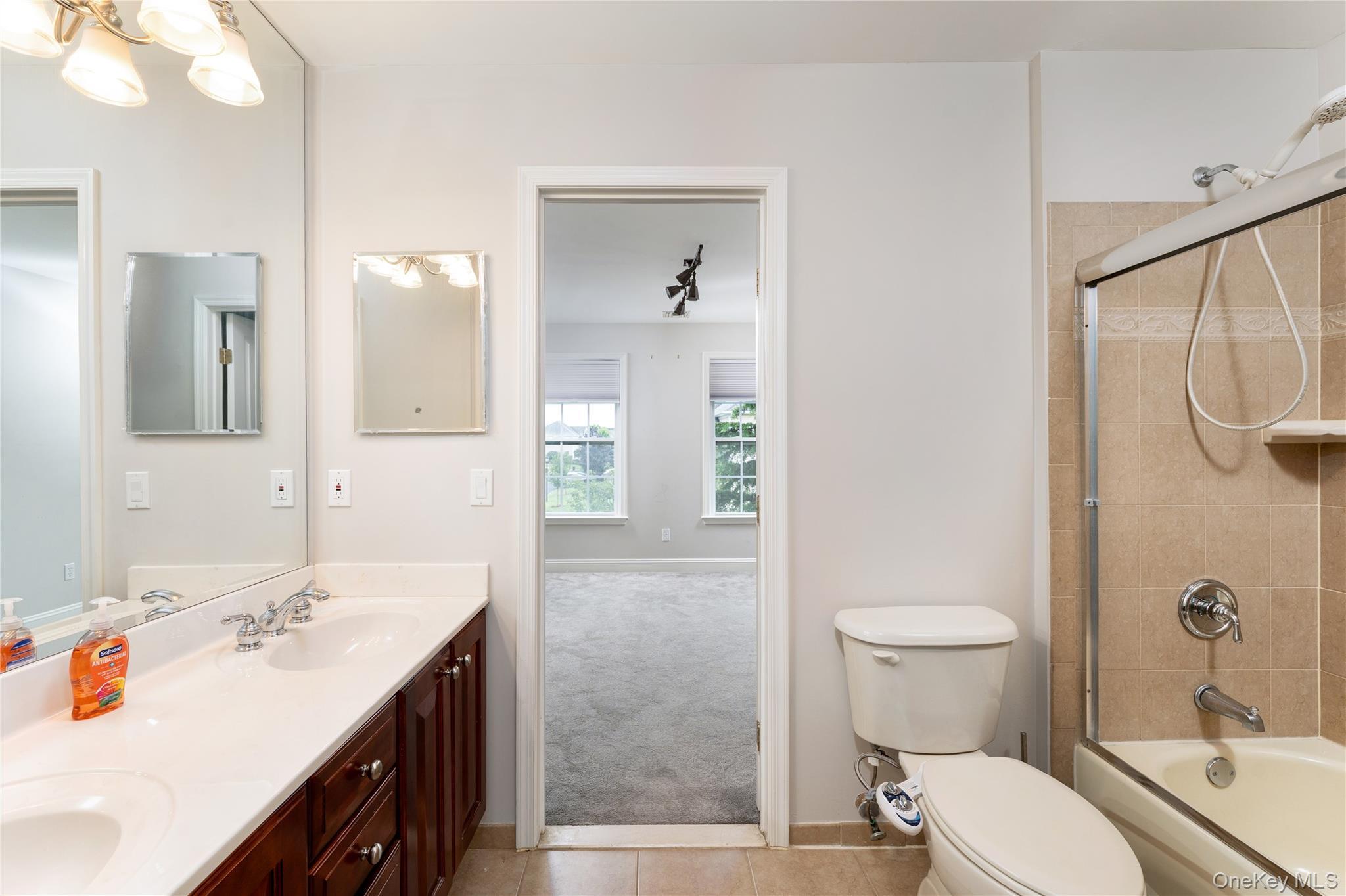 Single Family Avolet  Suffolk County, NY 11766, MLS-887117-38