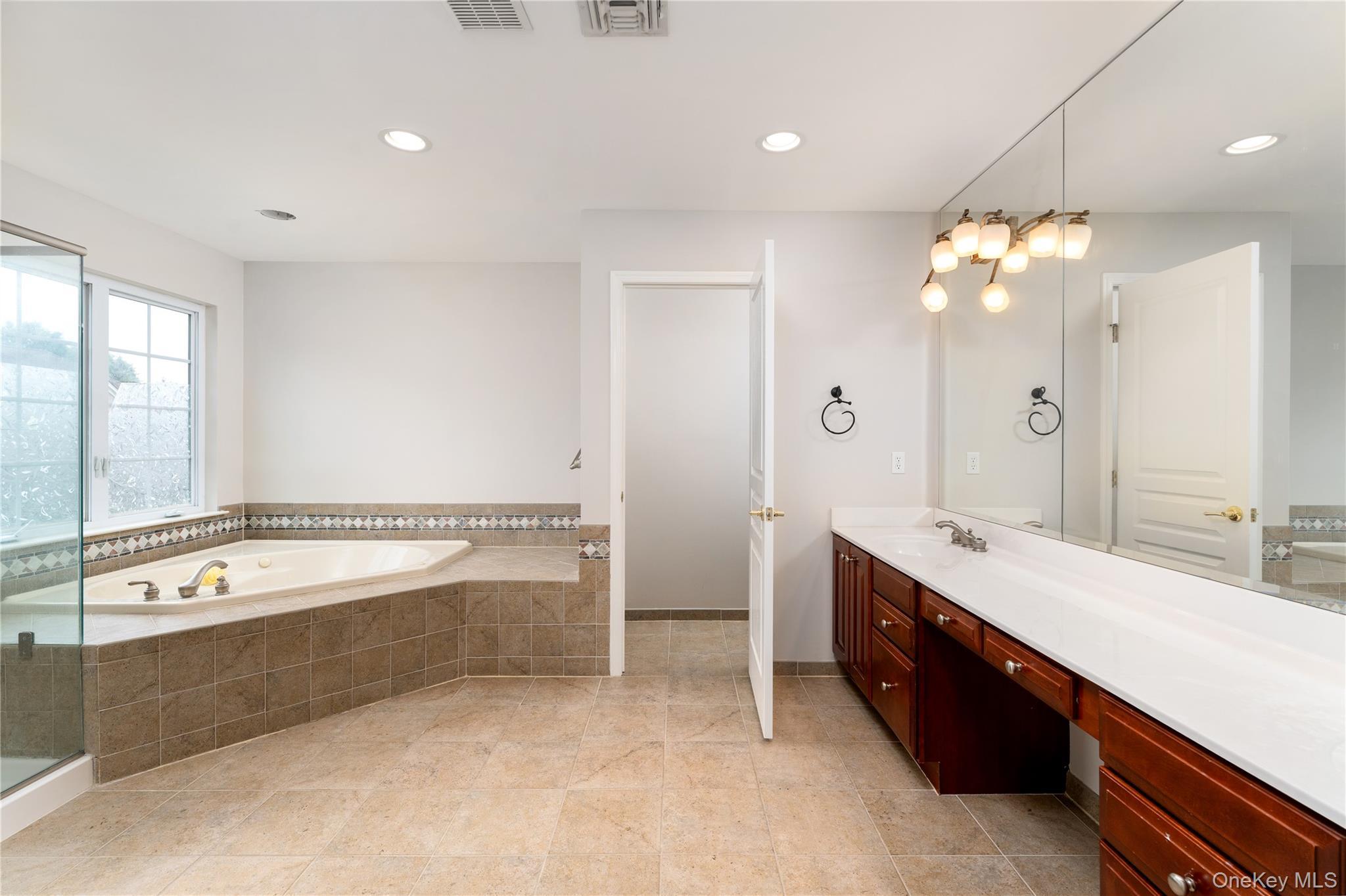 Single Family Avolet  Suffolk County, NY 11766, MLS-887117-45