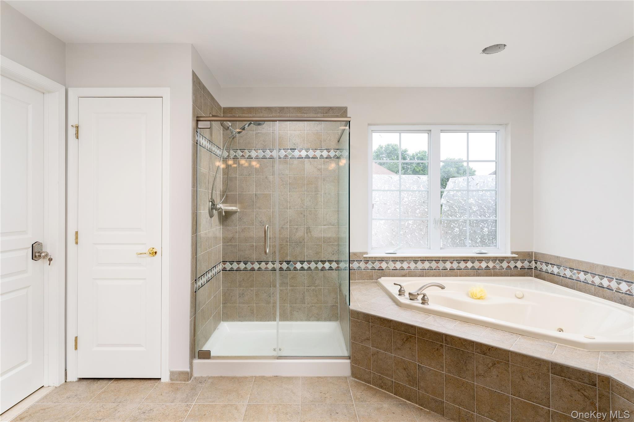 Single Family Avolet  Suffolk County, NY 11766, MLS-887117-46