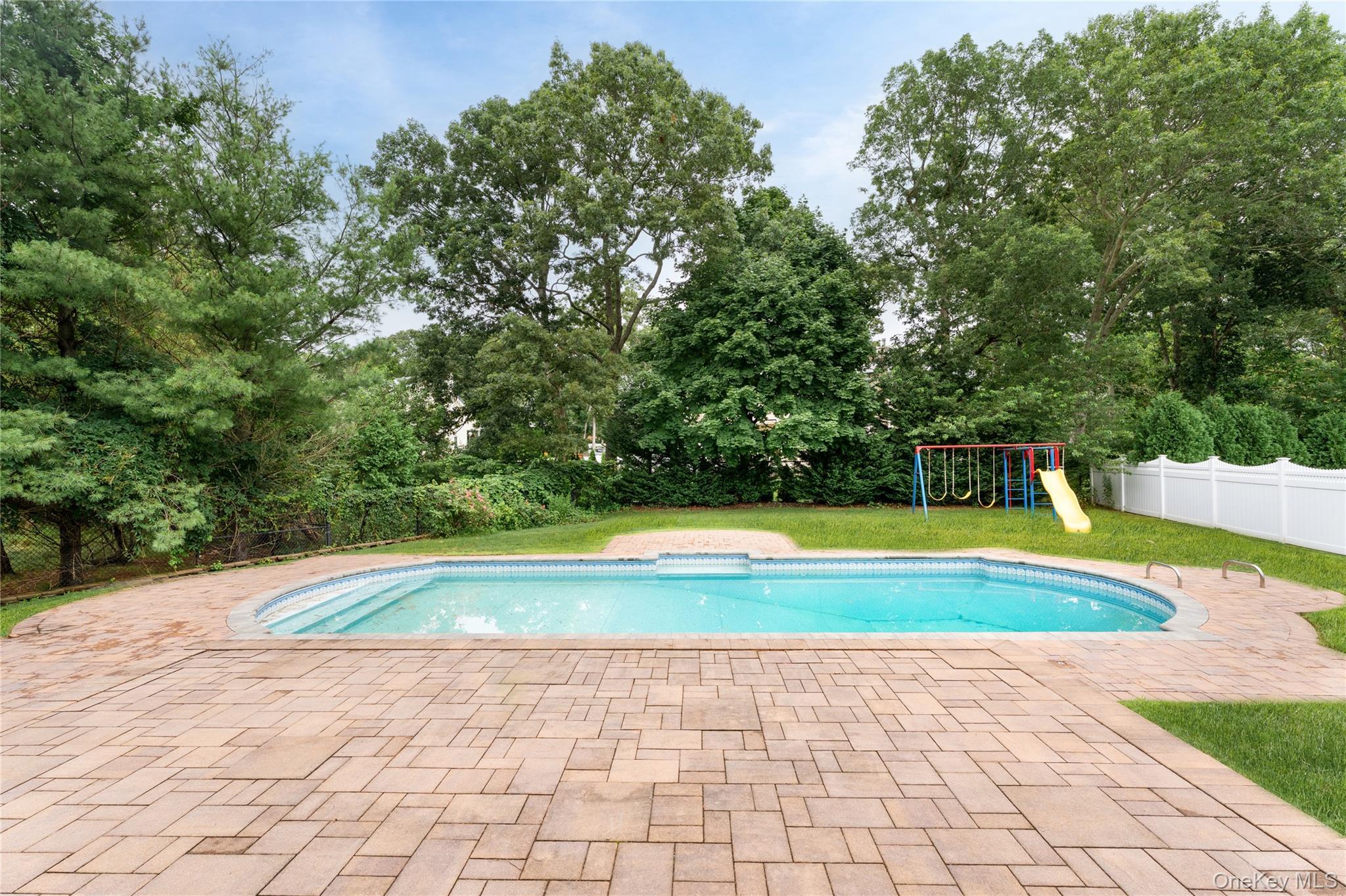 Single Family Avolet  Suffolk County, NY 11766, MLS-887117-8