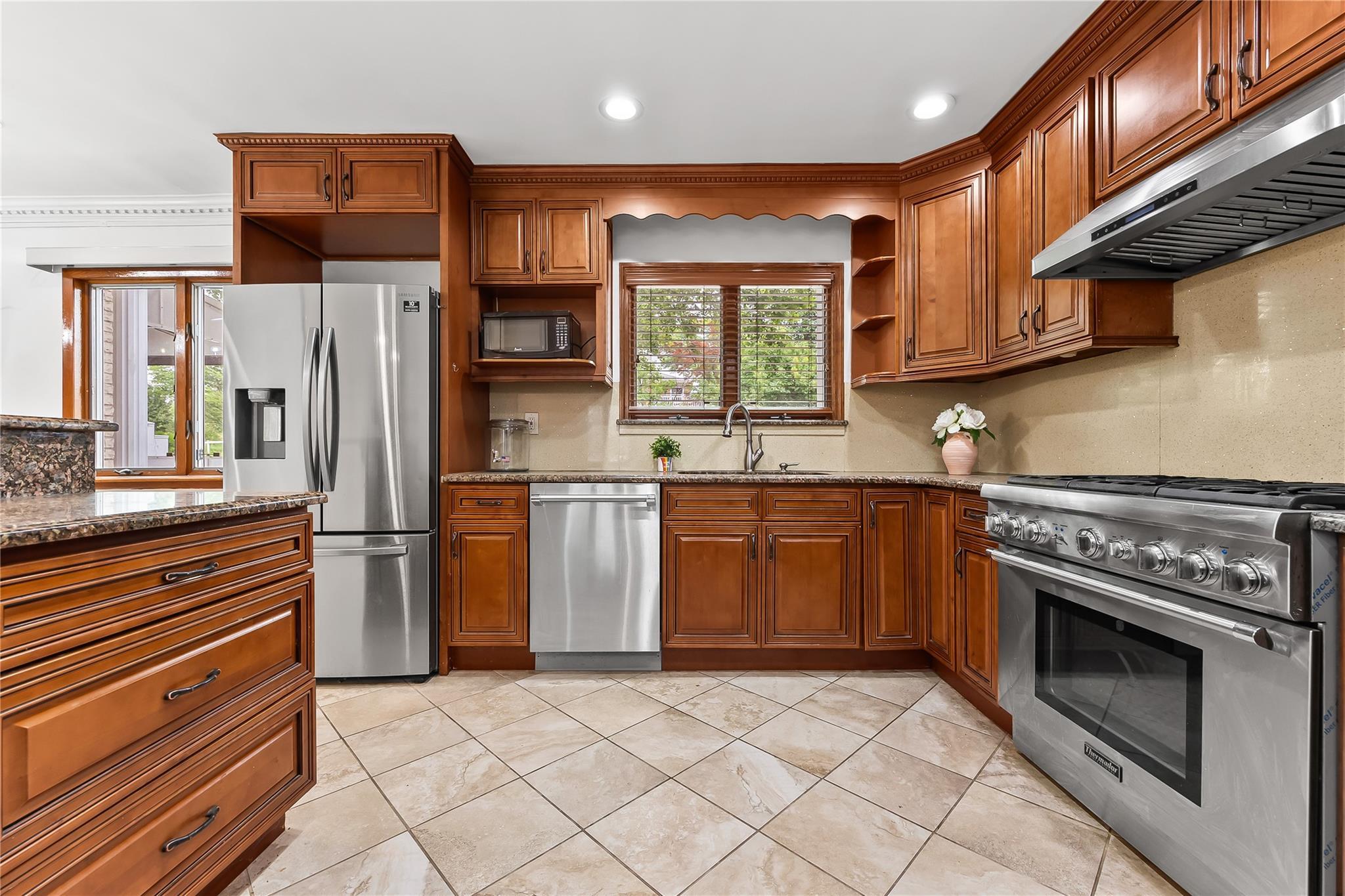 Single Family 11th  Queens, NY 11357, MLS-887119-10
