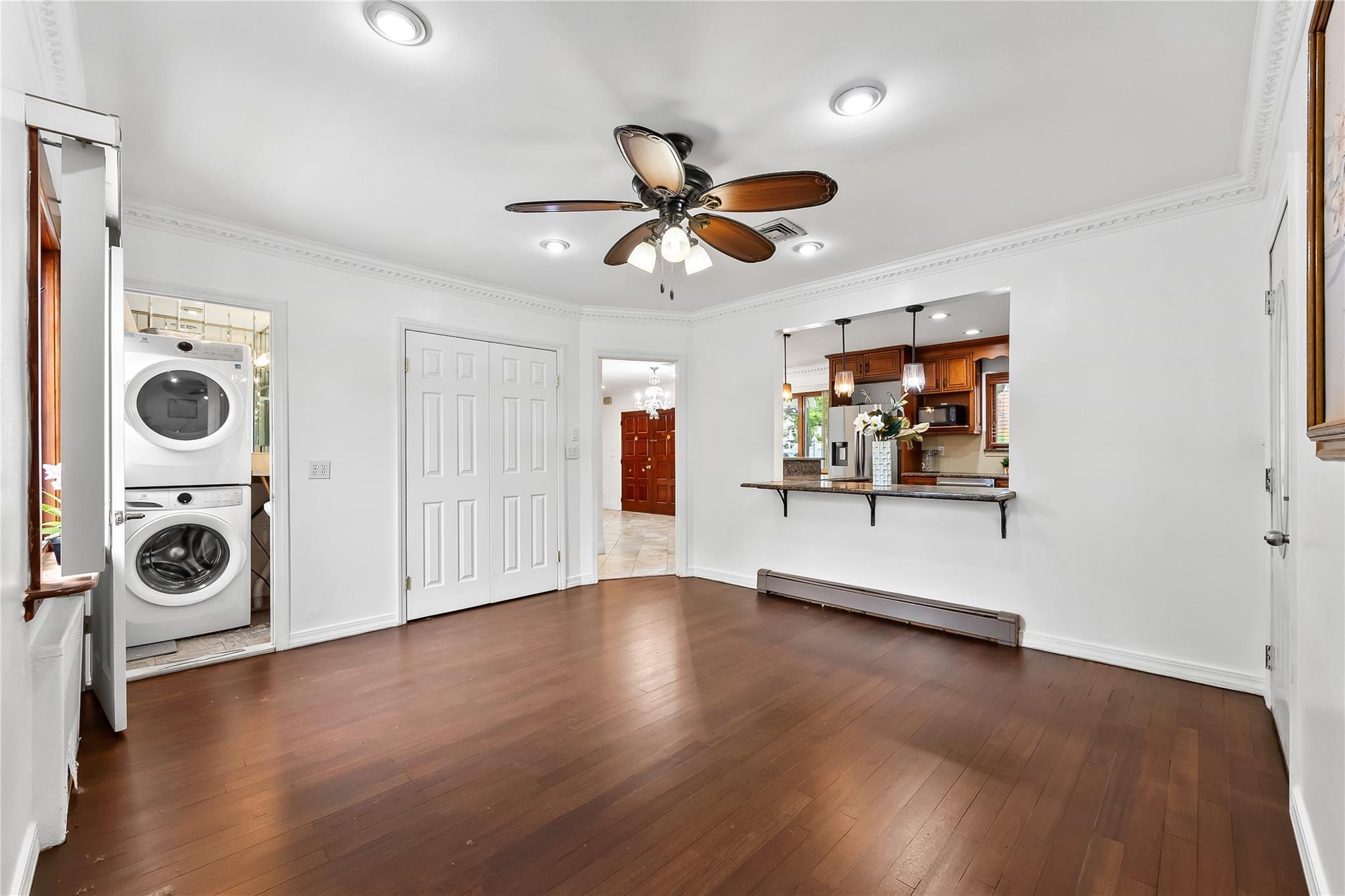 Single Family 11th  Queens, NY 11357, MLS-887119-12