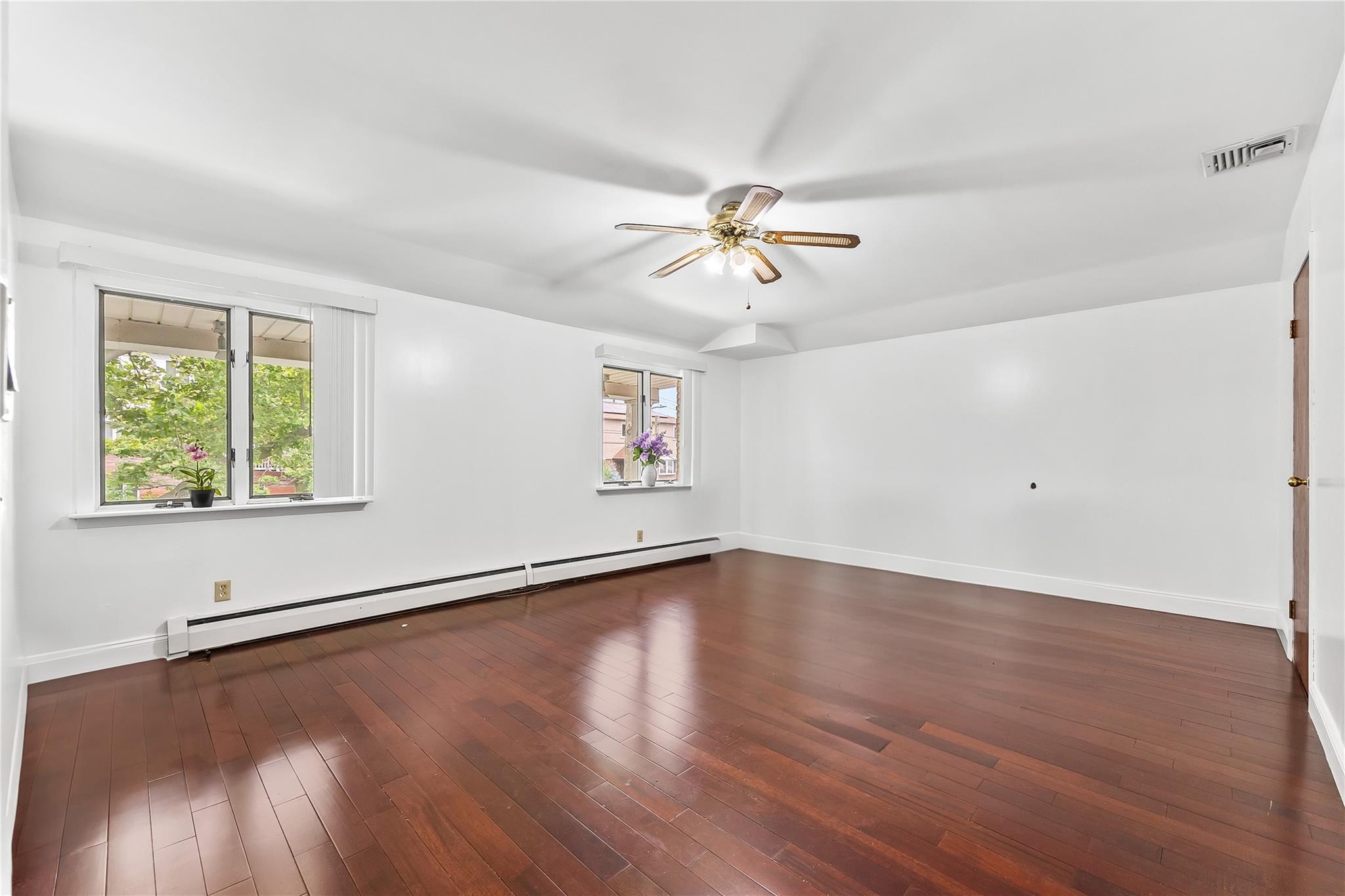 Single Family 11th  Queens, NY 11357, MLS-887119-22