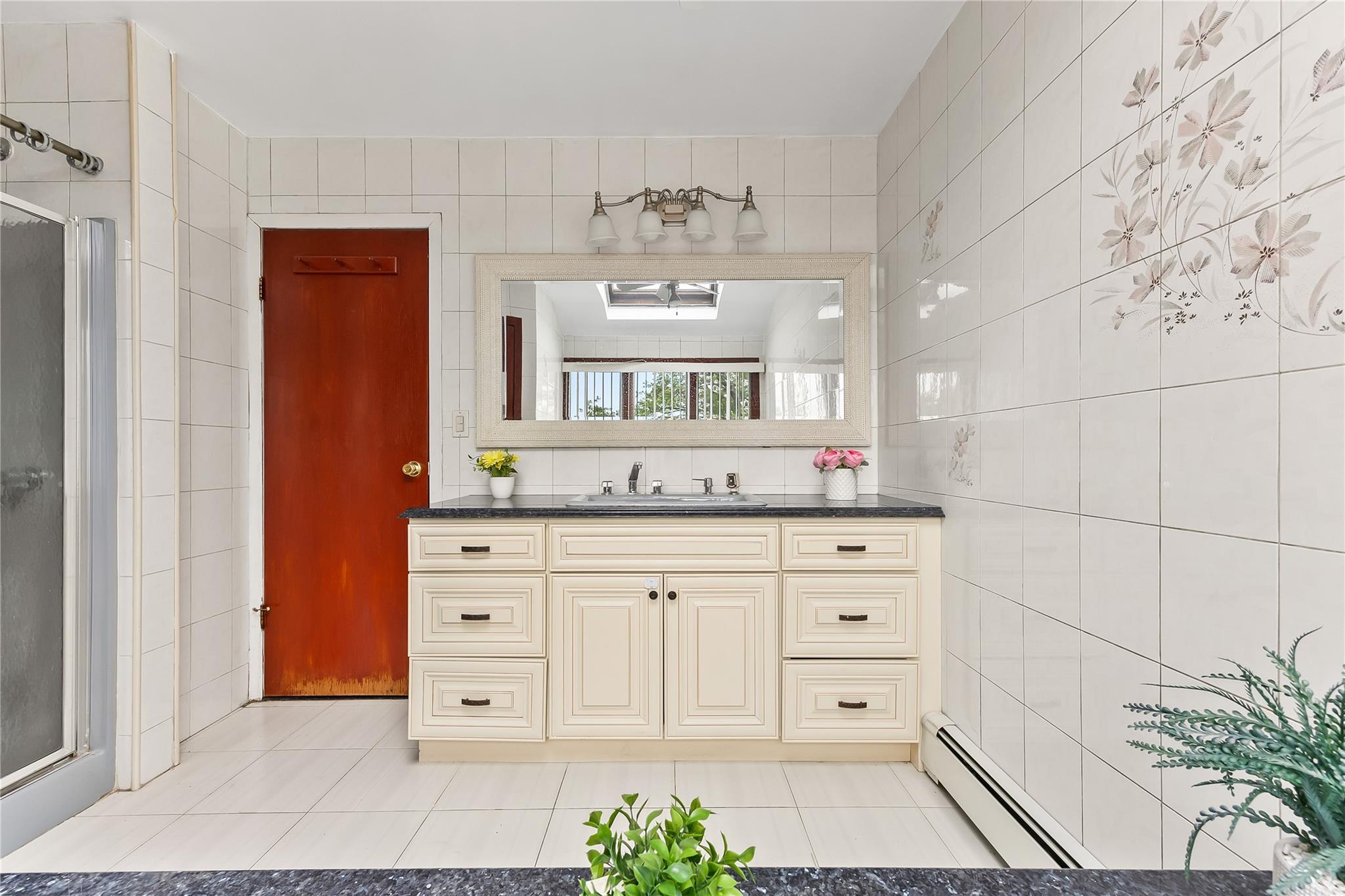 Single Family 11th  Queens, NY 11357, MLS-887119-28