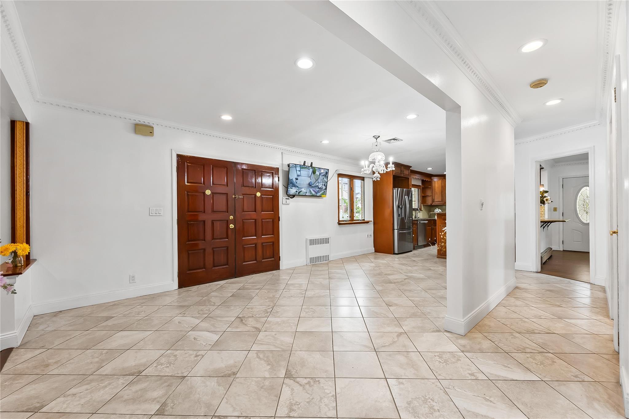 Single Family 11th  Queens, NY 11357, MLS-887119-3