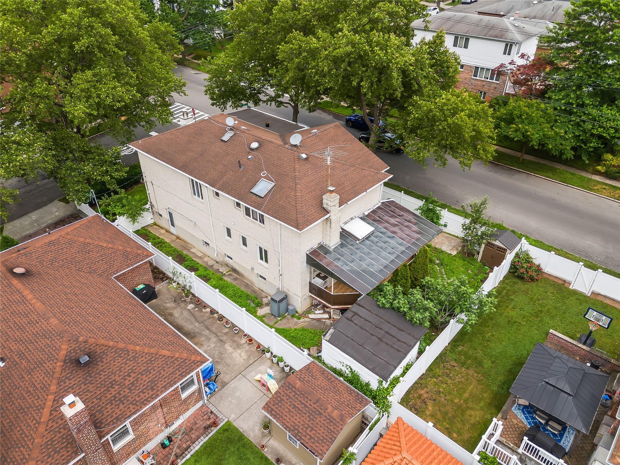 Single Family 11th  Queens, NY 11357, MLS-887119-44