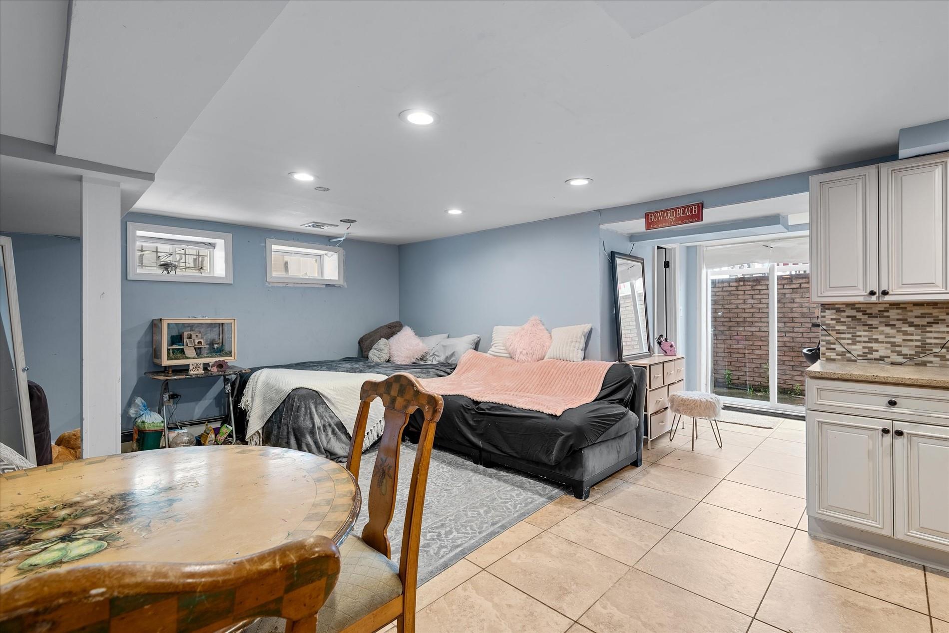 Single Family 101st  Queens, NY 11414, MLS-887120-27