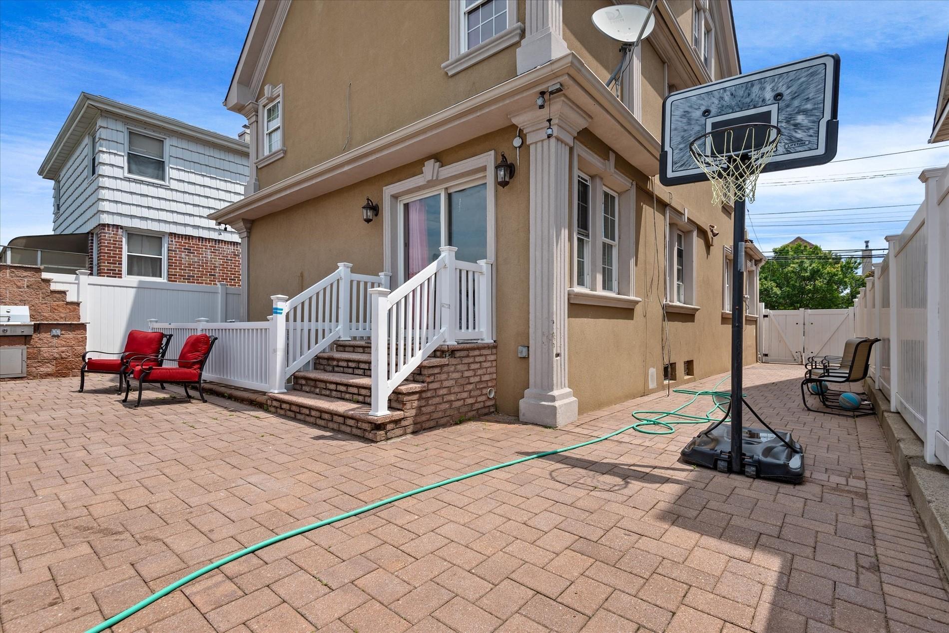Single Family 101st  Queens, NY 11414, MLS-887120-34