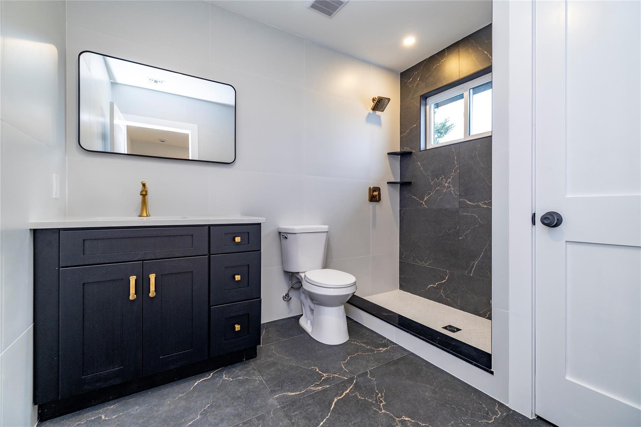 Single Family Central Suffolk County, NY 11701, MLS-887129-17