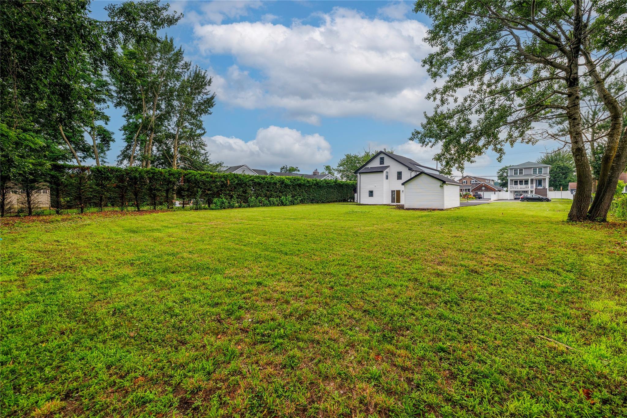 Single Family Central Suffolk County, NY 11701, MLS-887129-28