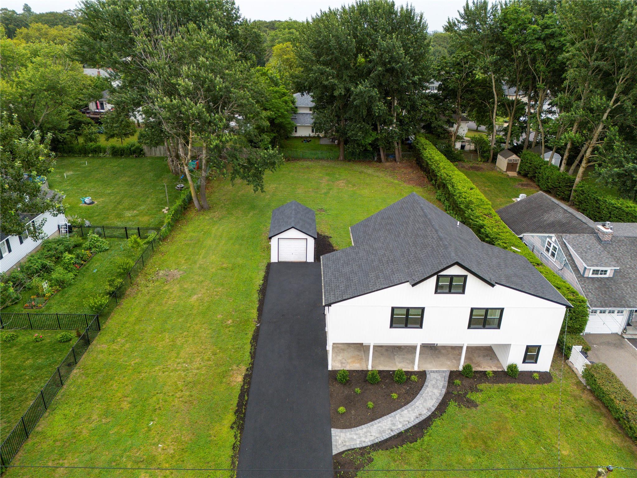 Single Family Central Suffolk County, NY 11701, MLS-887129-29