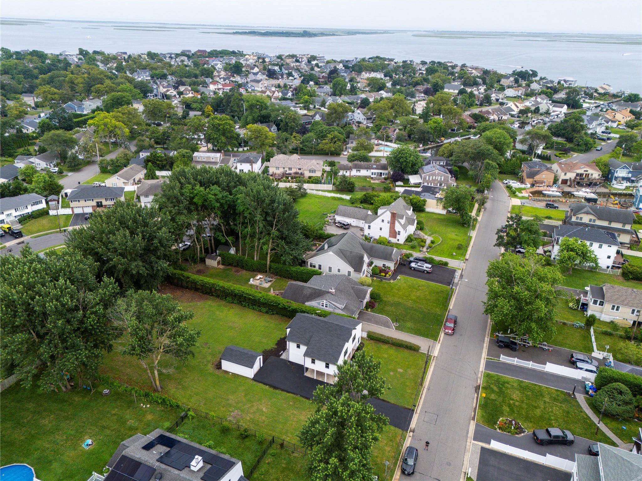 Single Family Central Suffolk County, NY 11701, MLS-887129-30