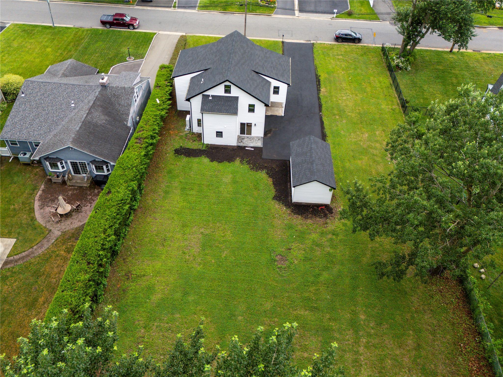 Single Family Central Suffolk County, NY 11701, MLS-887129-31