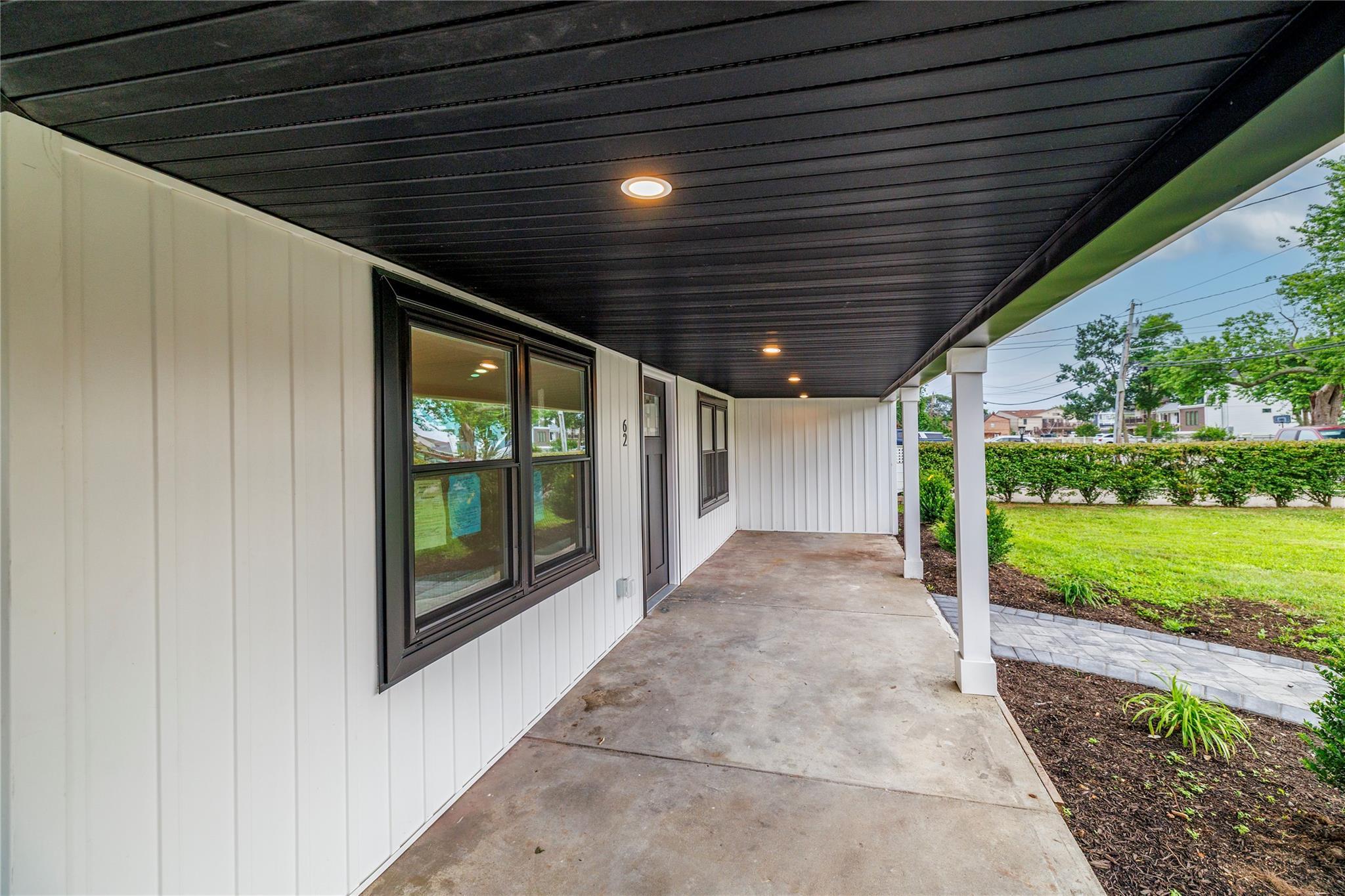 Single Family Central  Suffolk County, NY 11701, MLS-887129-32