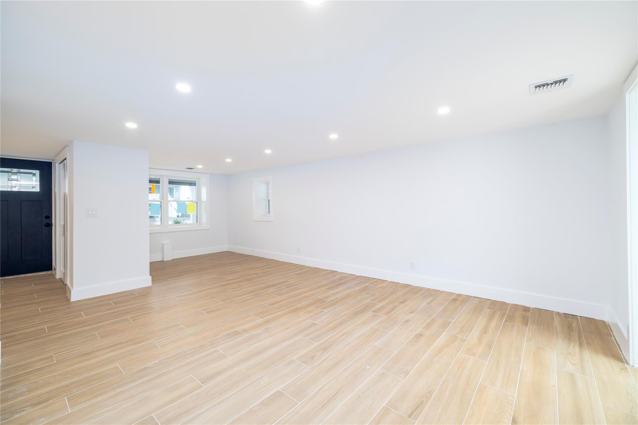 Single Family Central Suffolk County, NY 11701, MLS-887129-4