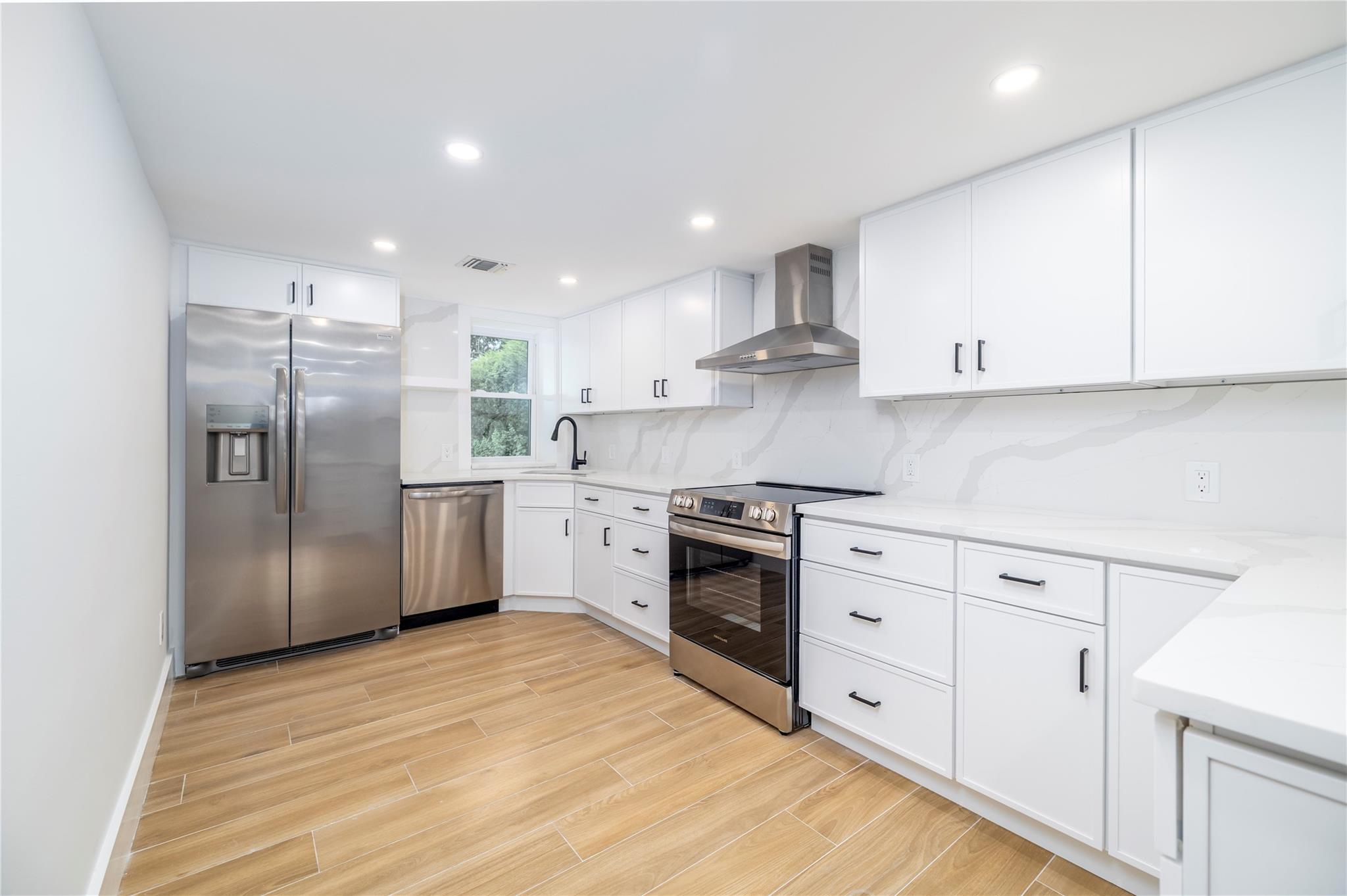 Single Family Central Suffolk County, NY 11701, MLS-887129-8