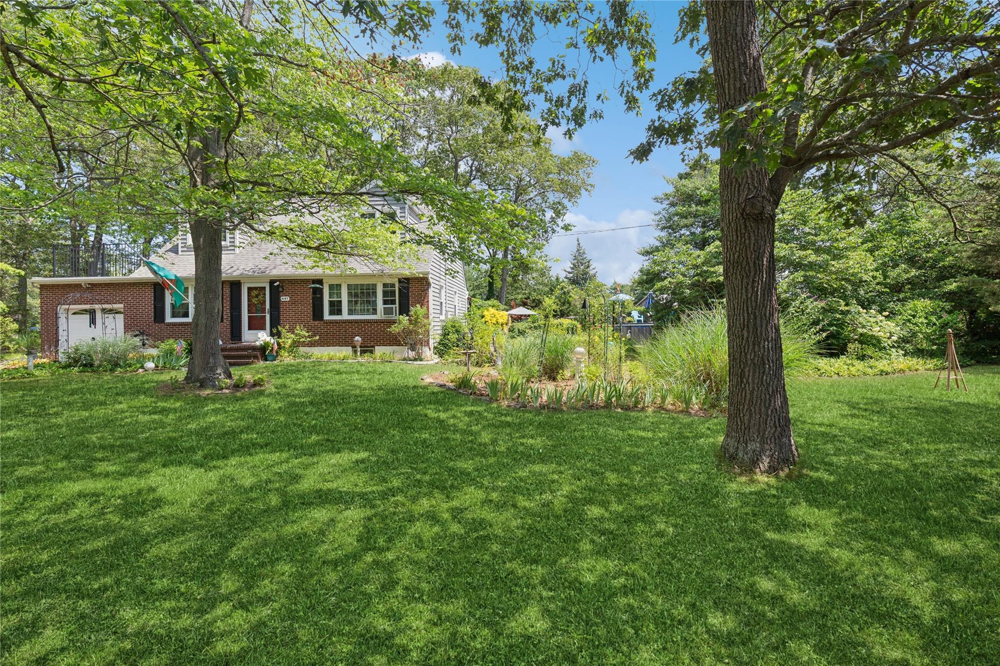 Single Family Union  Suffolk County, NY 11742, MLS-887130-37