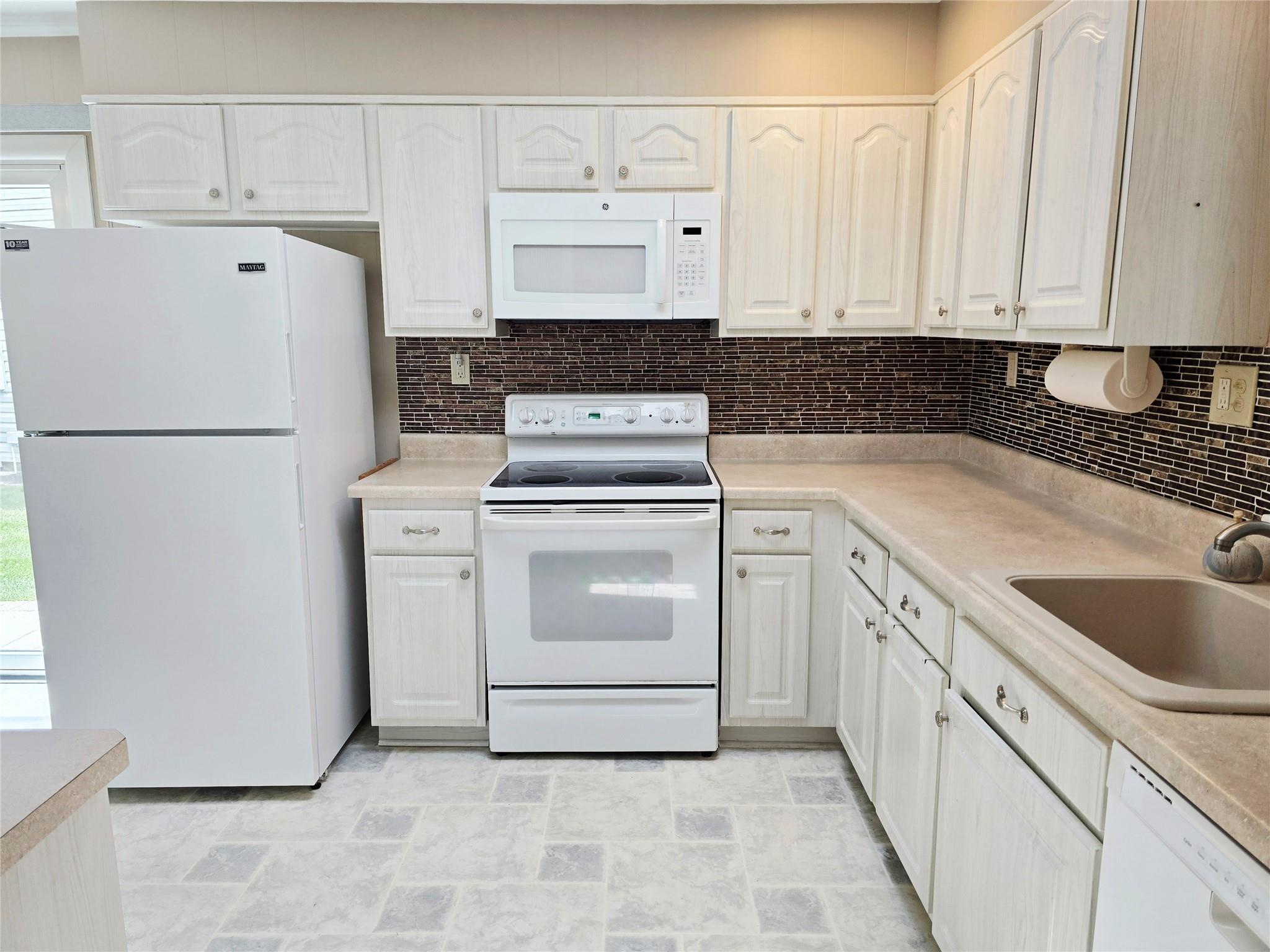 Single Family Kingston  Suffolk County, NY 11961, MLS-887166-5