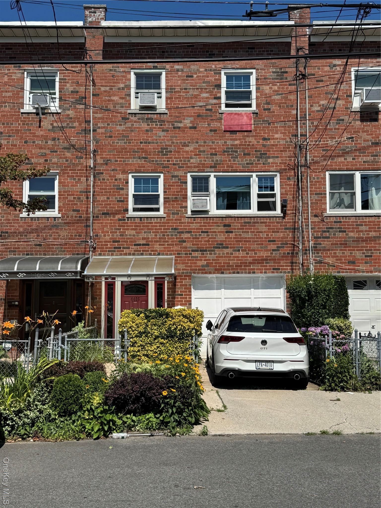 Single Family Murdock  Bronx, NY 10466, MLS-887177-17