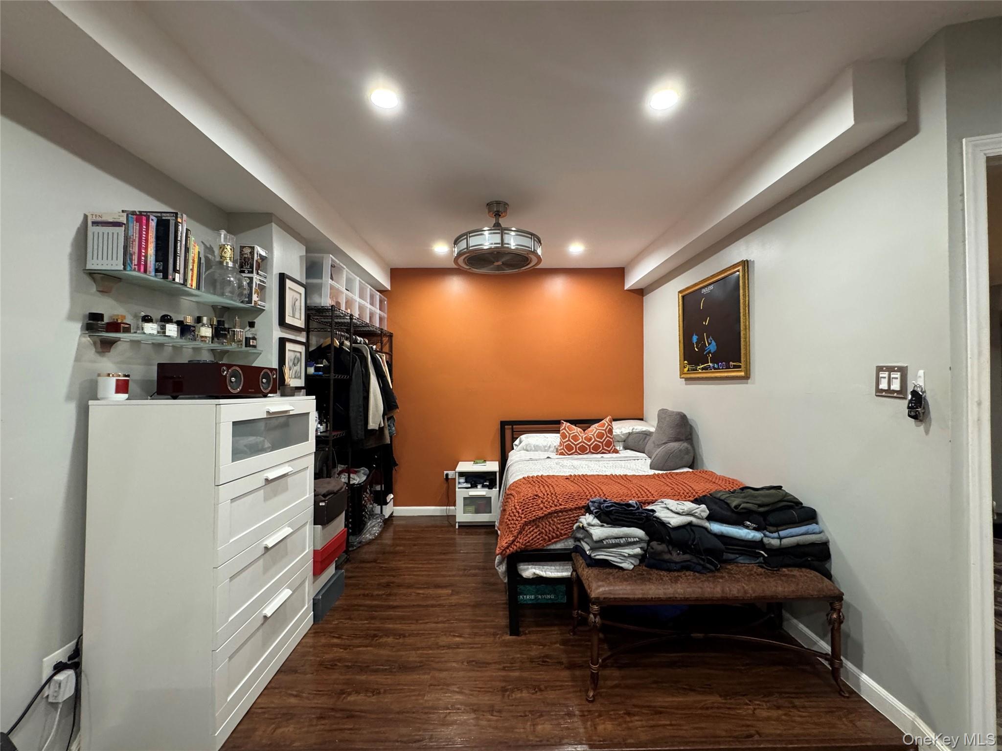 Single Family Murdock  Bronx, NY 10466, MLS-887177-21