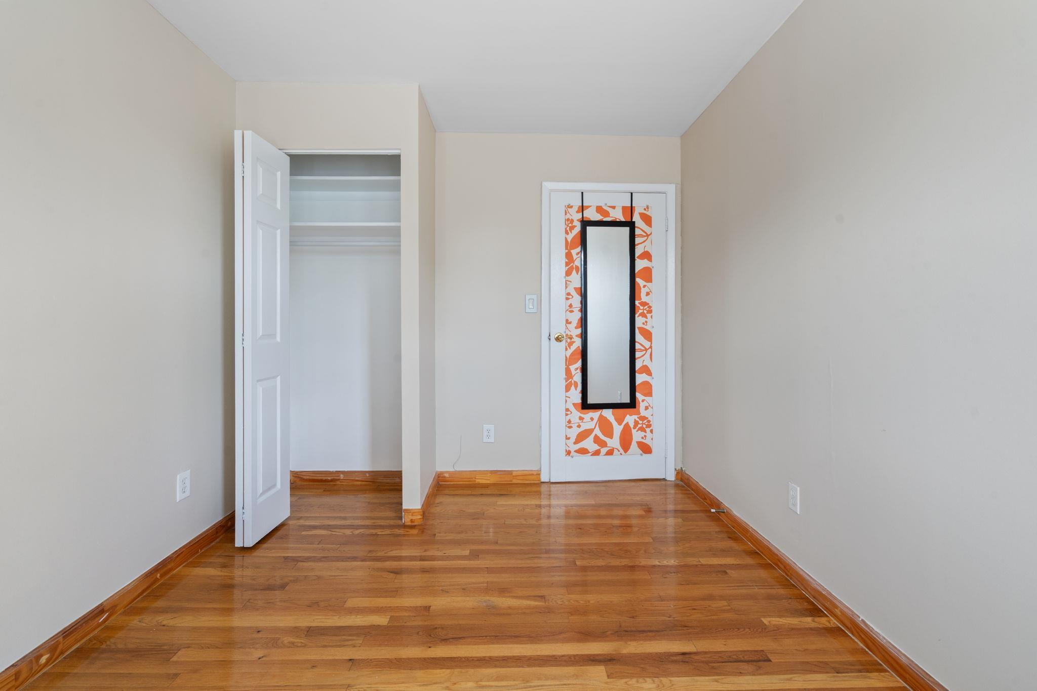 Condo 164th  Queens, NY 11365, MLS-887216-16