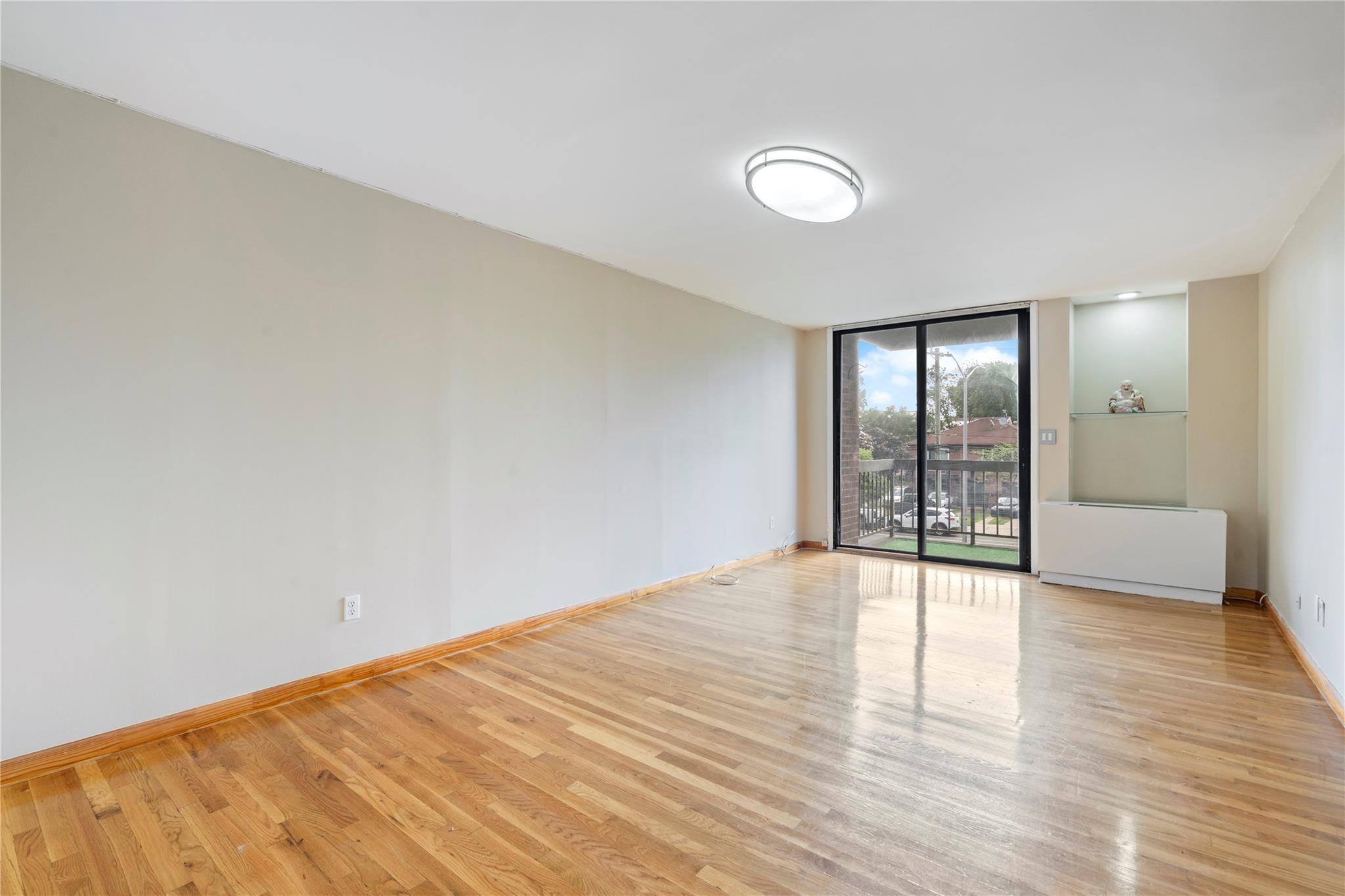 Condo 164th  Queens, NY 11365, MLS-887216-2