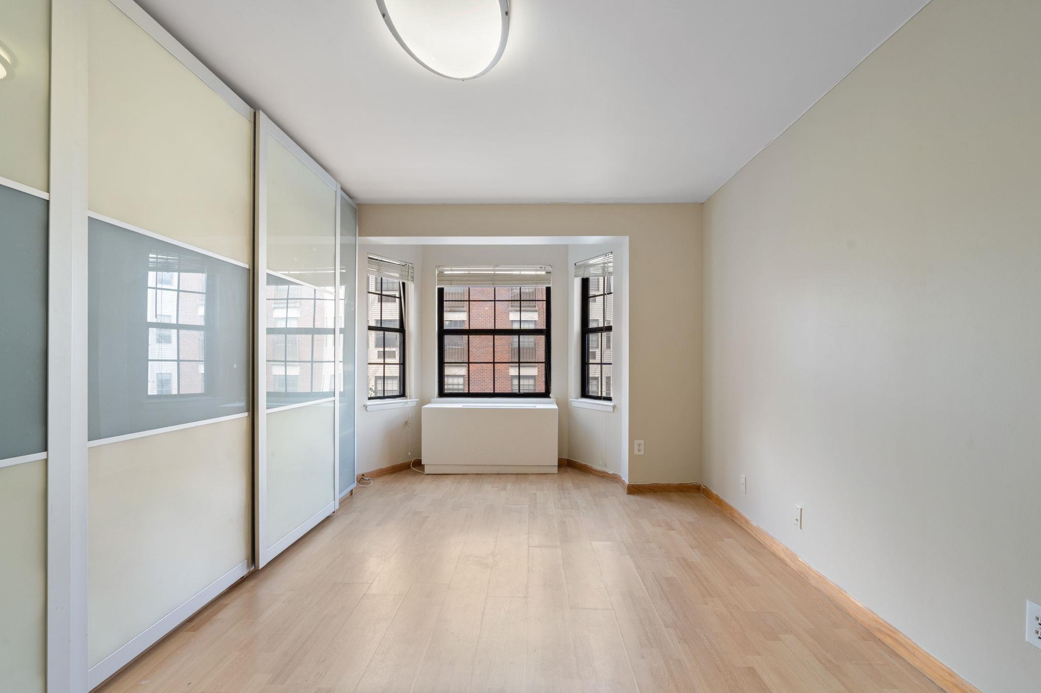Condo 164th  Queens, NY 11365, MLS-887216-20