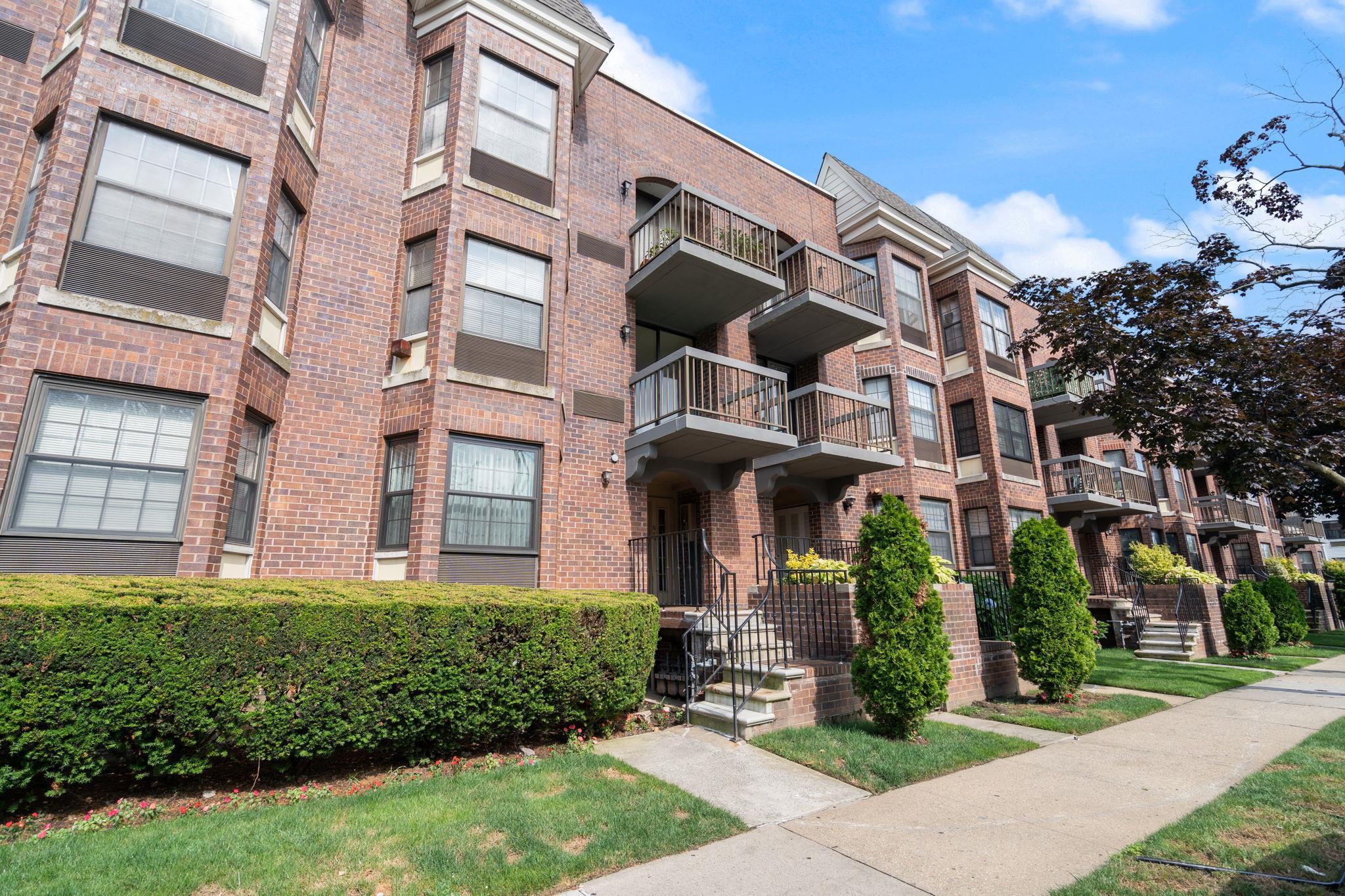 Condo 164th  Queens, NY 11365, MLS-887216-28