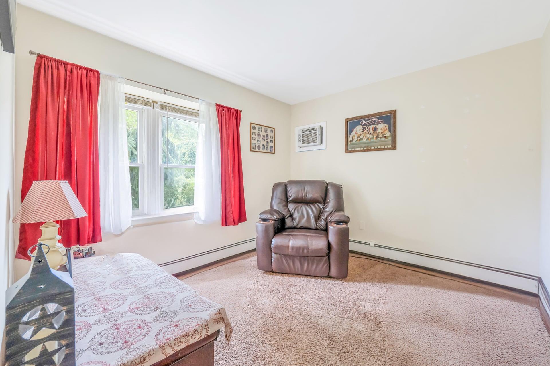 Single Family Grand Canyon  Suffolk County, NY 11727, MLS-887226-28