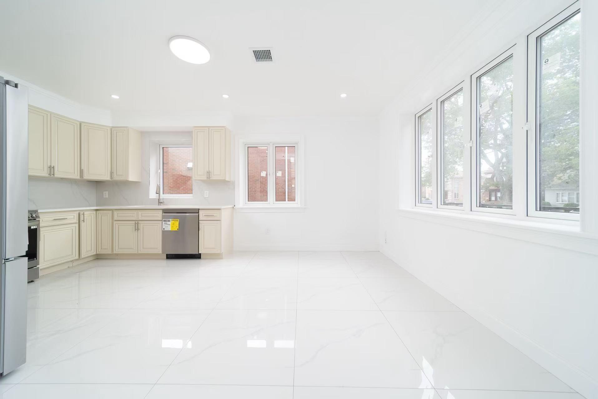 Single Family 17 Queens, NY 11357, MLS-887234-9