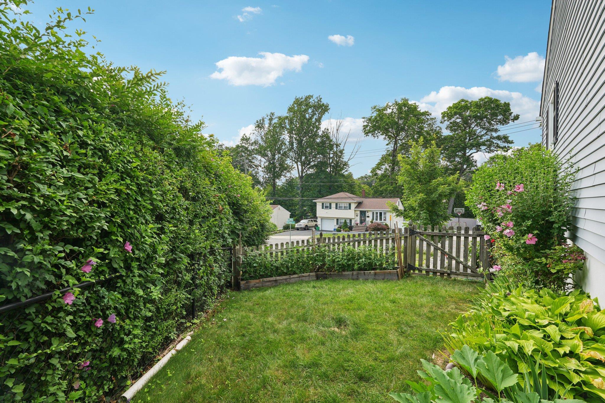Single Family Maplewood  Rockland County, NY 10901, MLS-887249-47