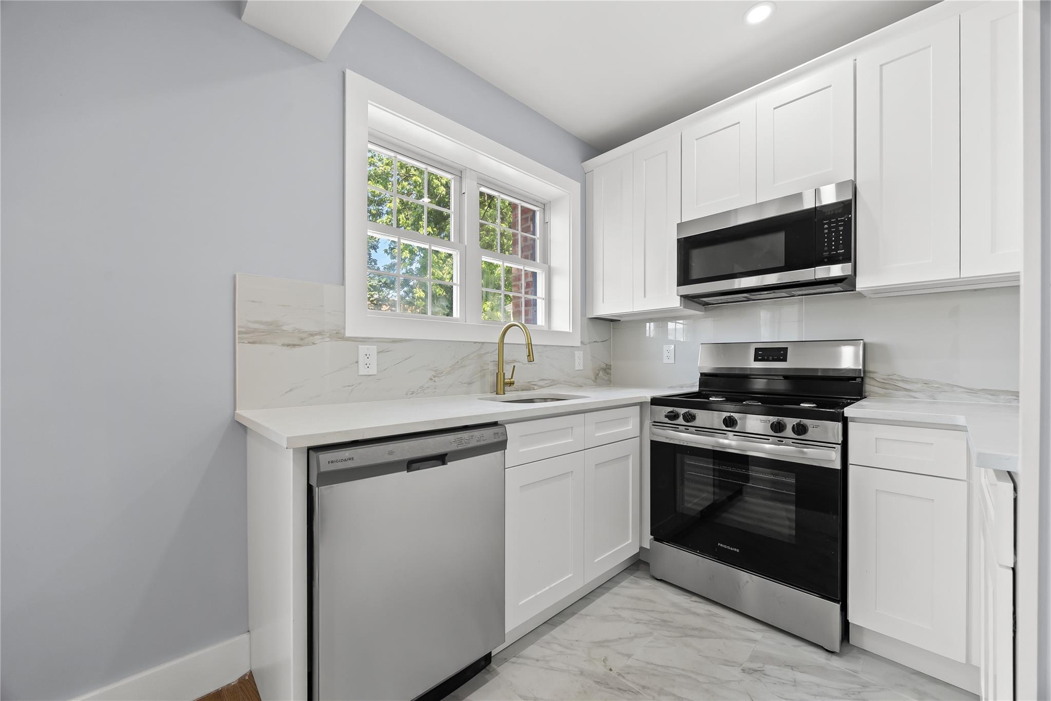 Single Family 97th  Queens, NY 11369, MLS-887256-6