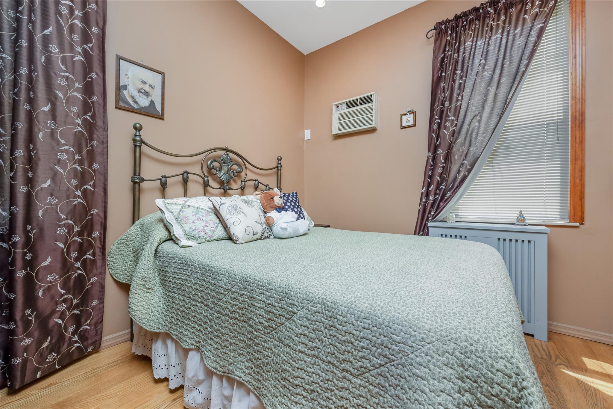 Single Family 75th  Queens, NY 11379, MLS-887265-22