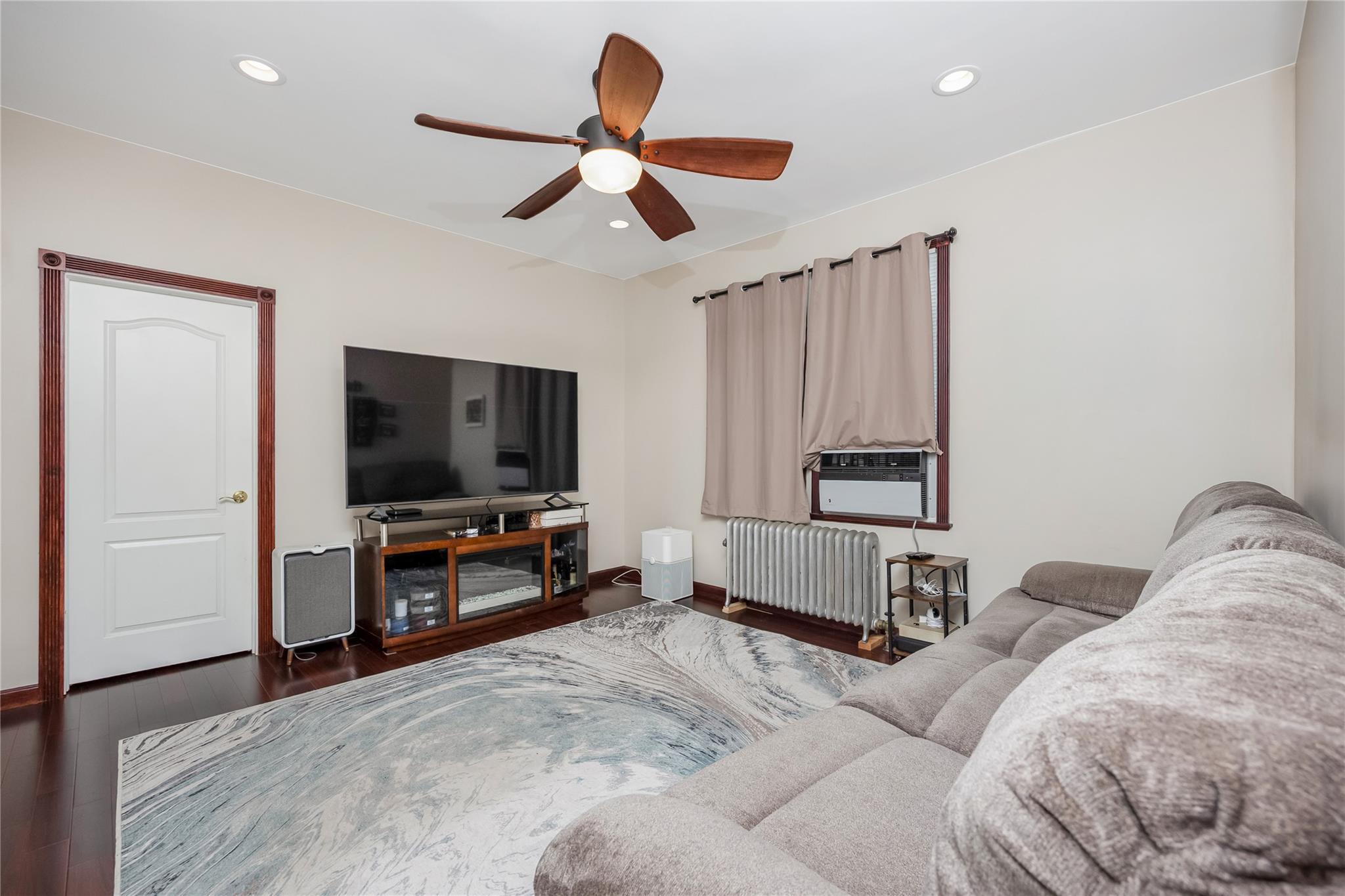 Single Family 75th  Queens, NY 11379, MLS-887265-4