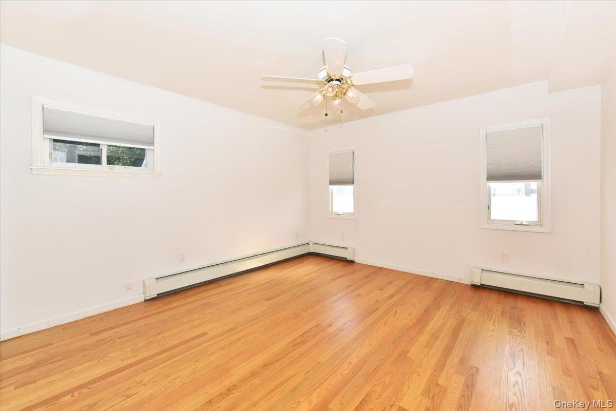 Single Family Seaford  Nassau County, NY 11758, MLS-887306-12