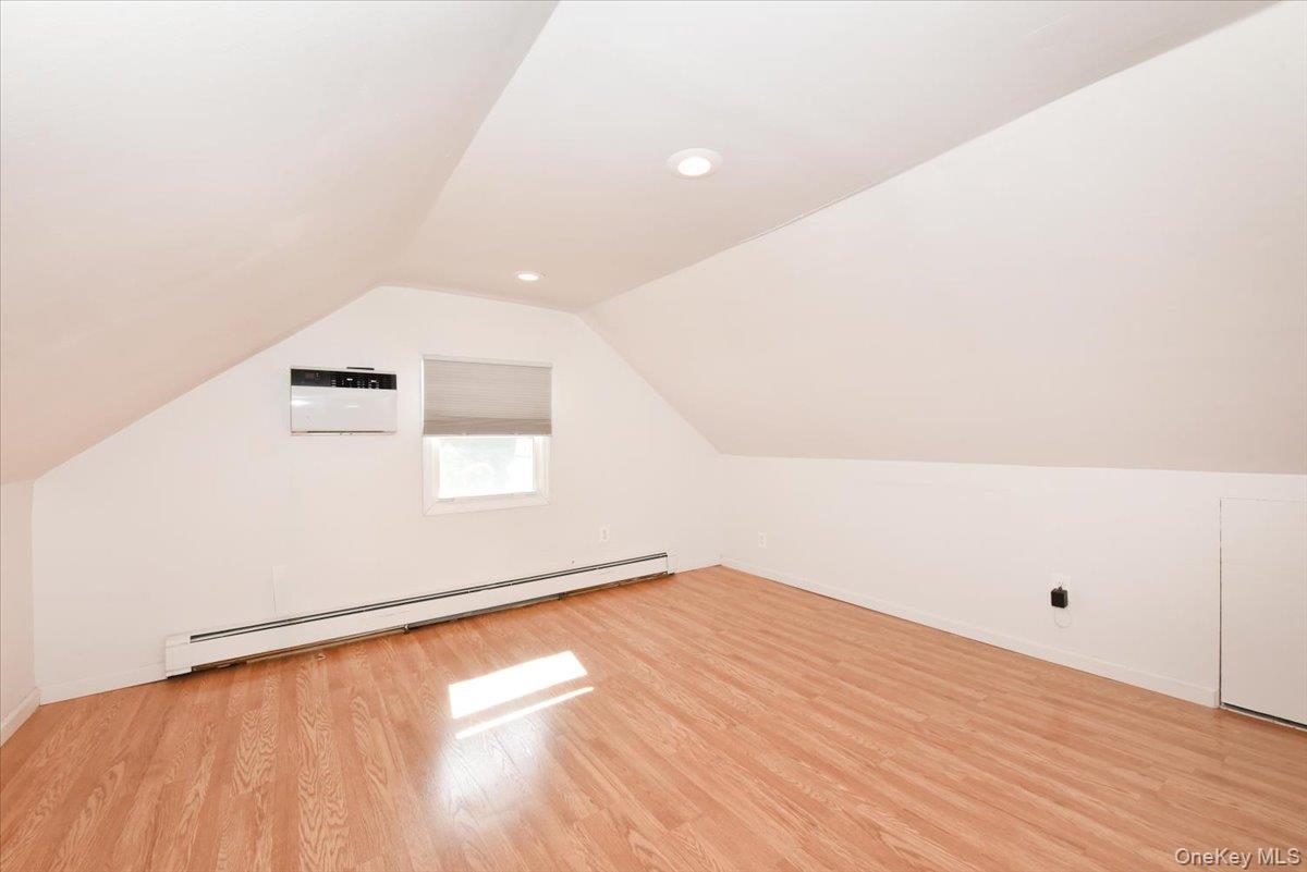 Single Family Seaford  Nassau County, NY 11758, MLS-887306-17